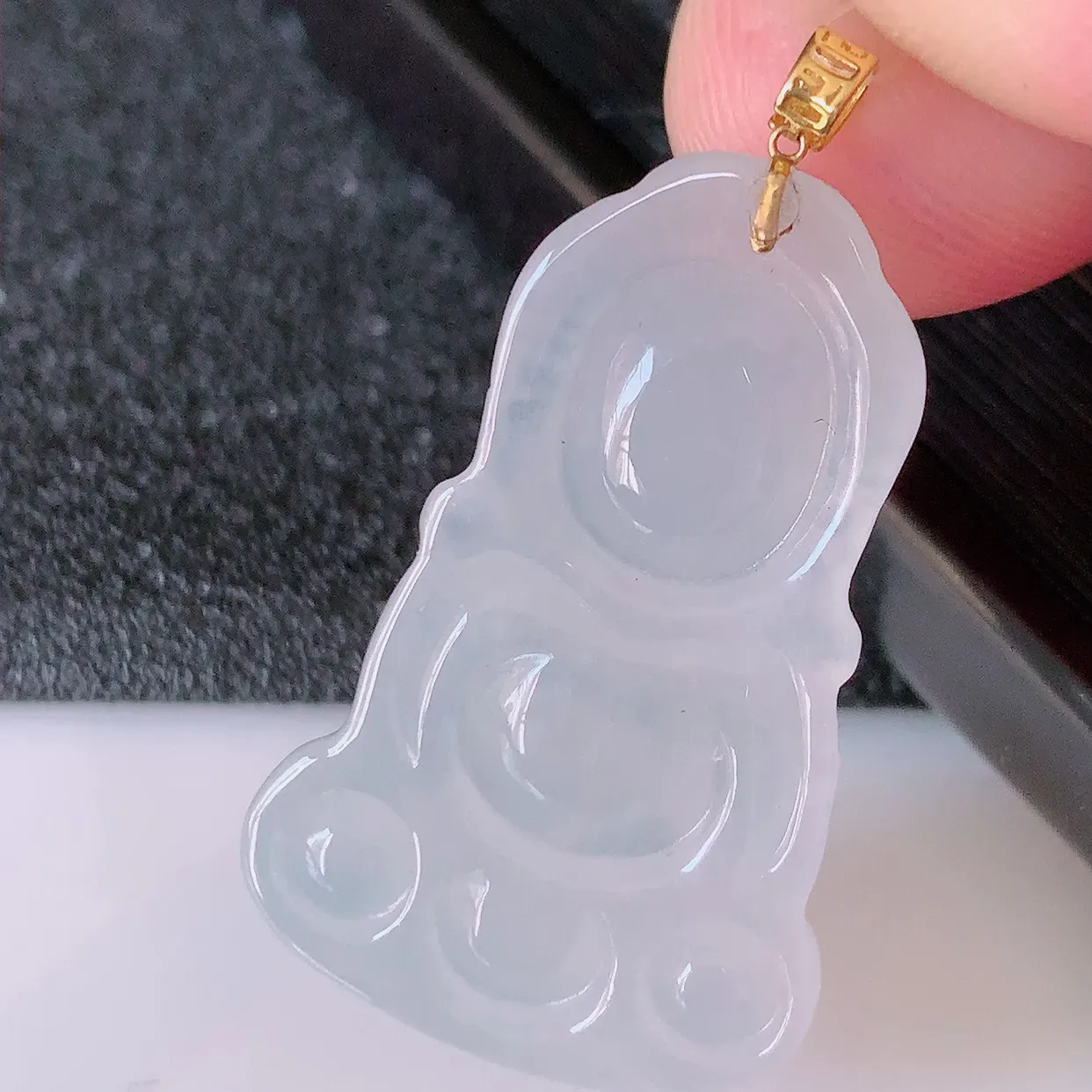 18K金镶嵌冰透翡翠保平安宝宝佛吊坠，一生平安，玉质莹润，佩戴佳品，#49.13