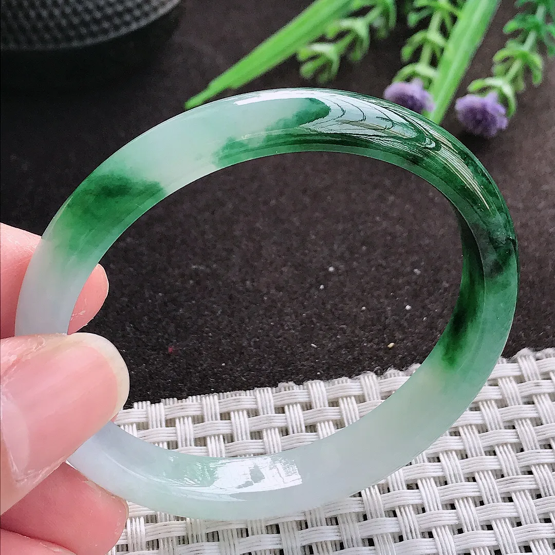 实拍A货翡翠53.5/48.5/9.8/6.3老坑冰胶特色飘花贵妃手镯宽边翡翠玉镯女款
