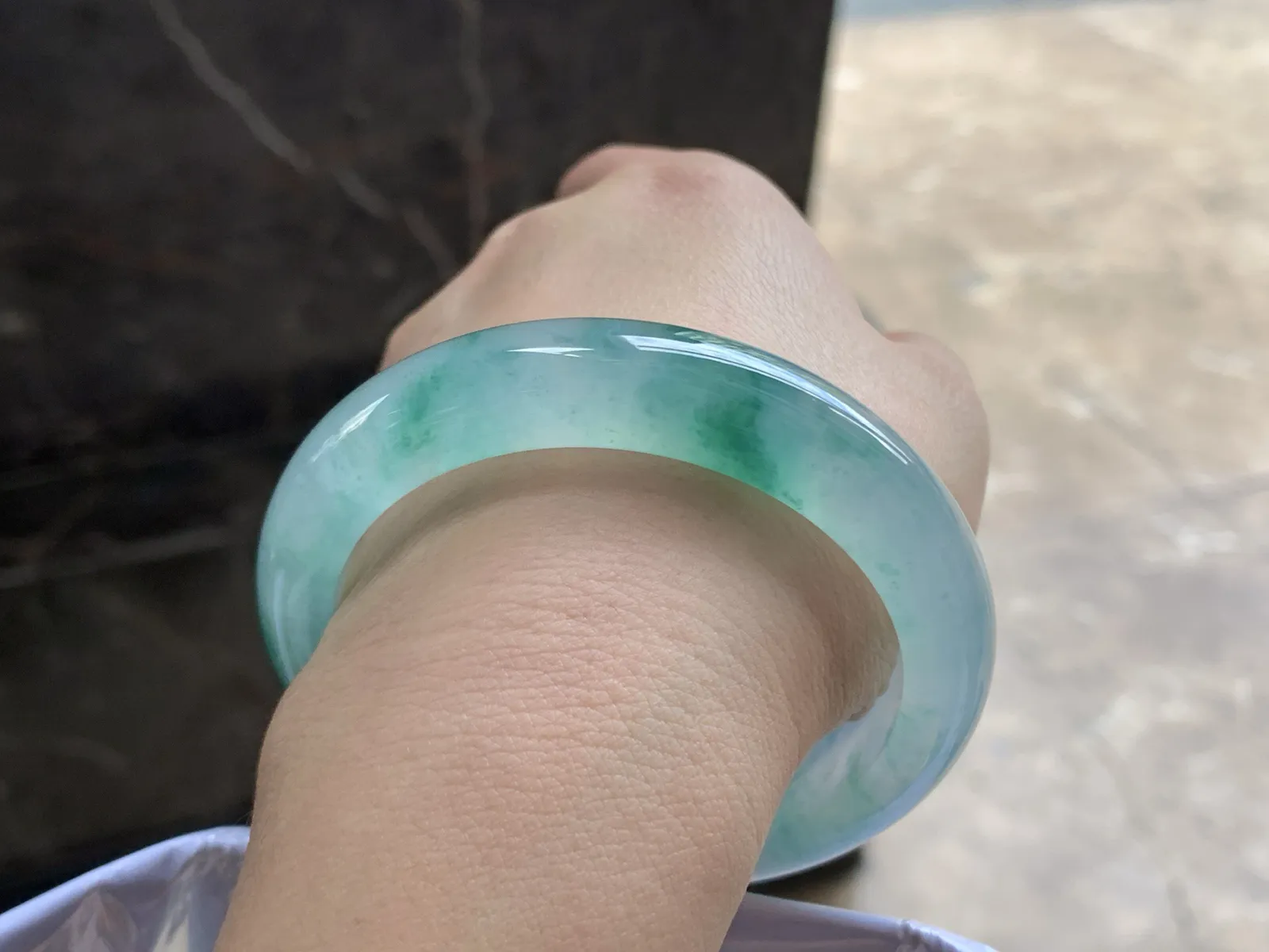 56.5-12.2-9

冰种蓝花手镯 通透鲜艳