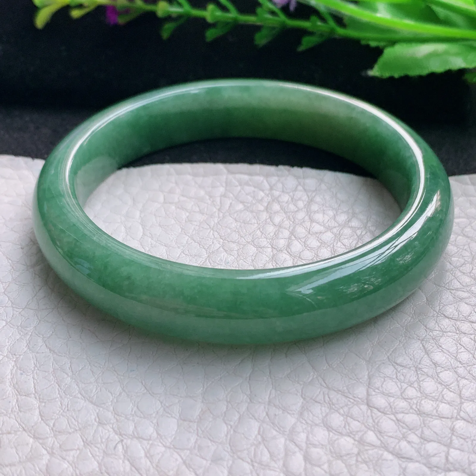 n实拍56.5*12*7.8平安镯 天然缅甸翡翠满绿水润玉手镯 正圈玉手环