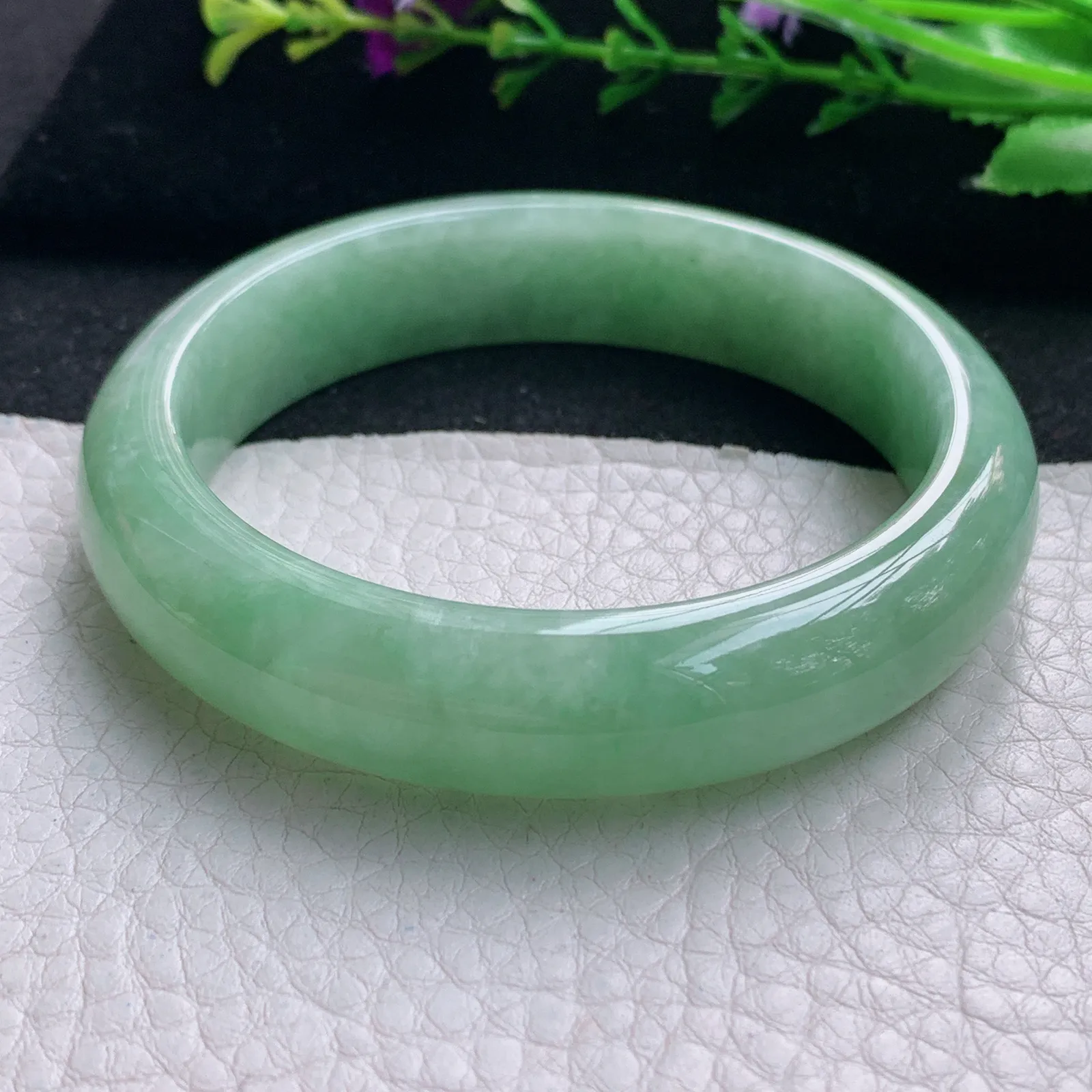 n实拍56.5*13.5*8.2平安镯 天然缅甸翡翠黄加绿水润玉手镯 正圈玉手环