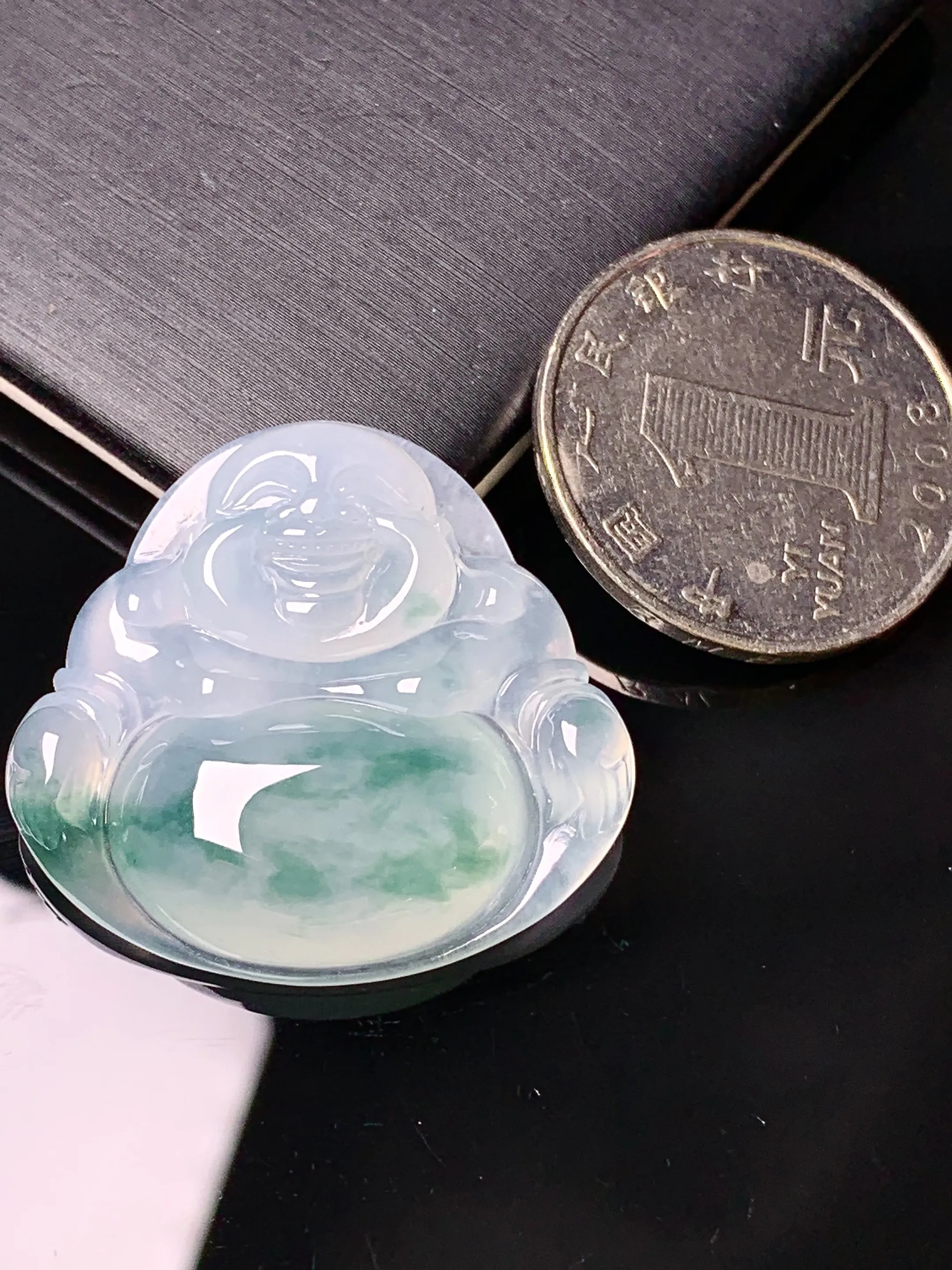 冰种飘花佛公吊坠 玉质细腻 色泽艳丽清新 整体尺寸29.2*31.5*6.8