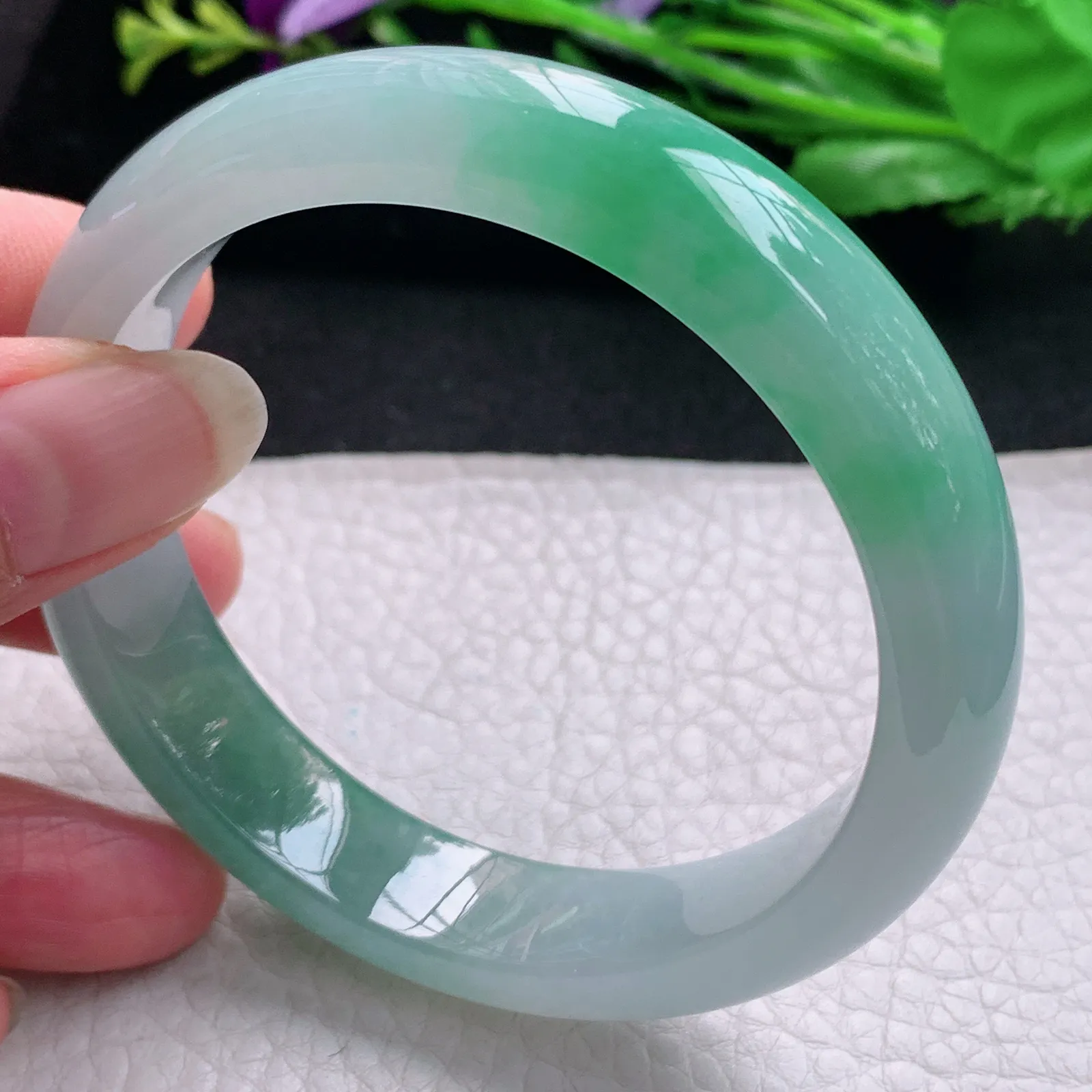 js实拍59.5*13.8*8平安镯 天然缅甸翡翠冰绿玉手镯 宽边玉手环