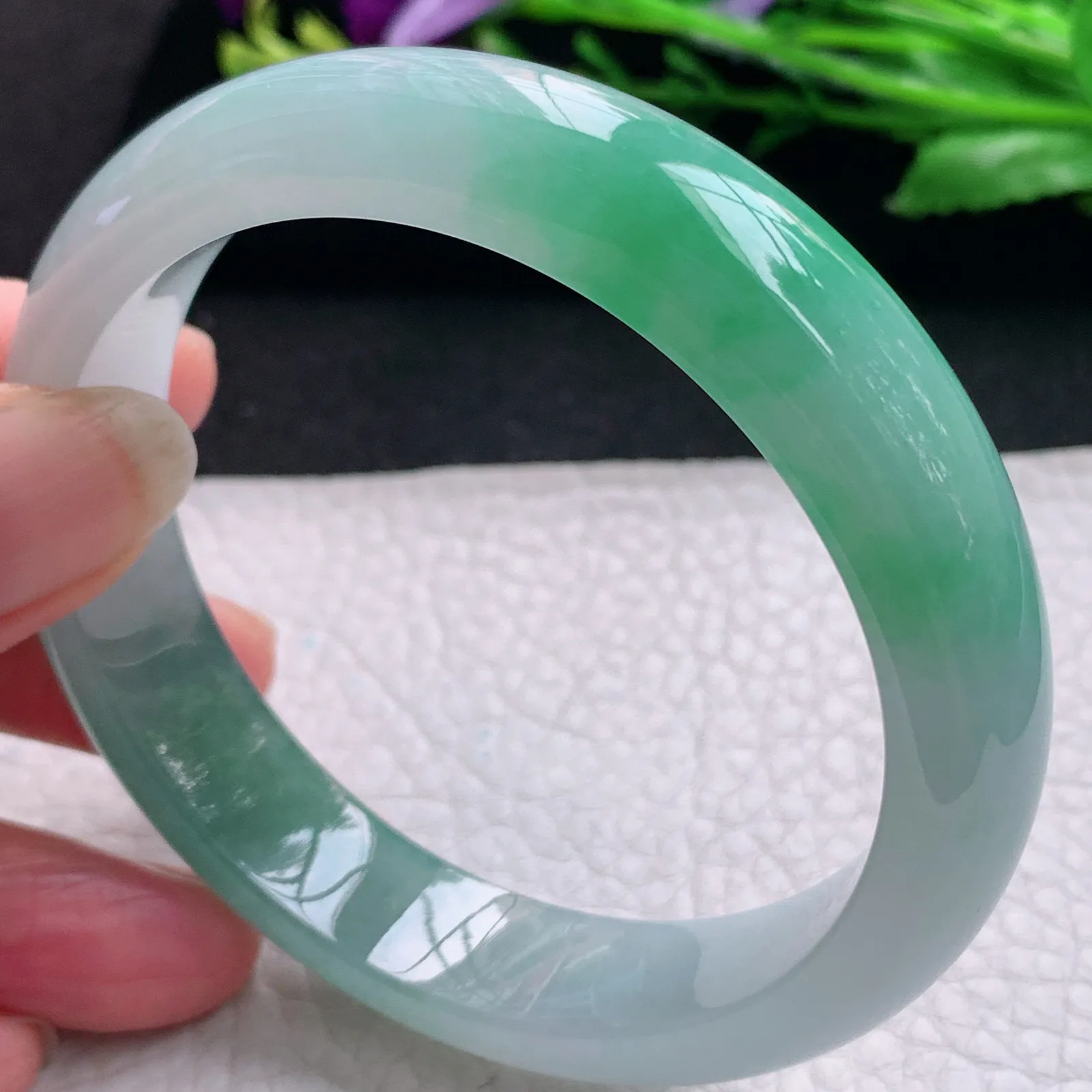 js实拍59.5*13.8*8平安镯 天然缅甸翡翠冰绿玉手镯 宽边玉手环