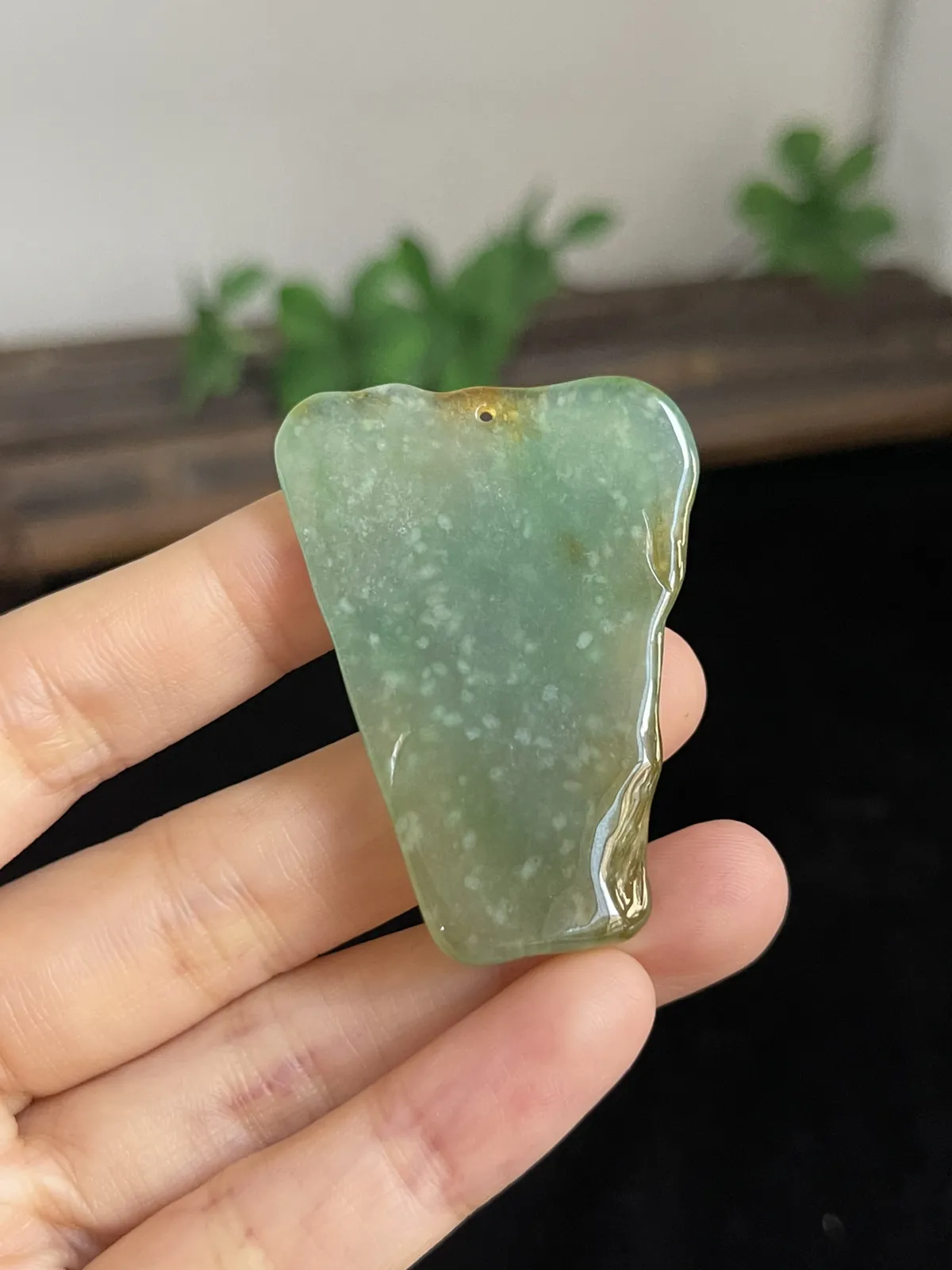 翡翠冰糯种绿色吊坠