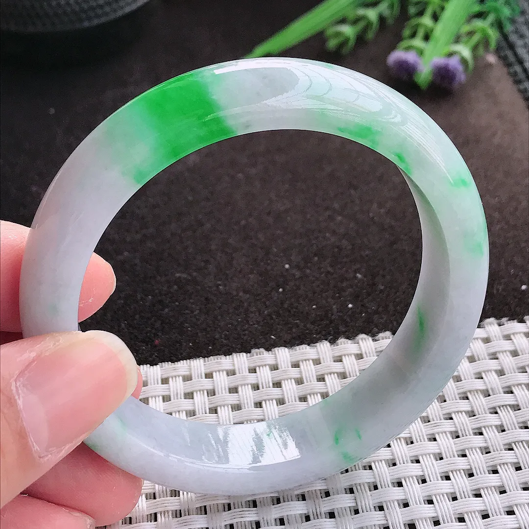实拍A货翡翠56.5/13.2/8.2老坑冰润辣绿飘阳绿手镯宽边翡翠玉镯女款