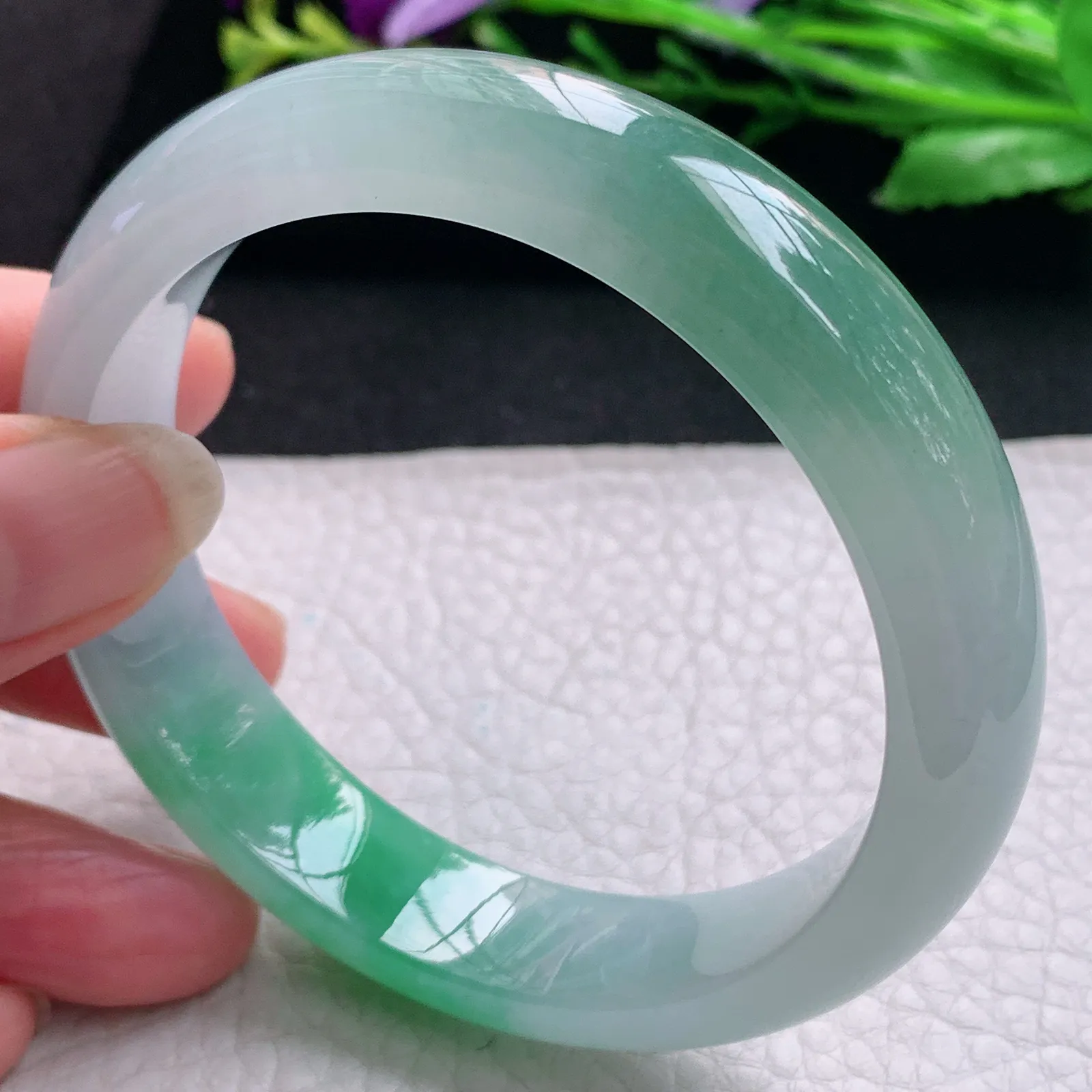 js实拍59.5*13.8*8平安镯 天然缅甸翡翠冰绿玉手镯 宽边玉手环