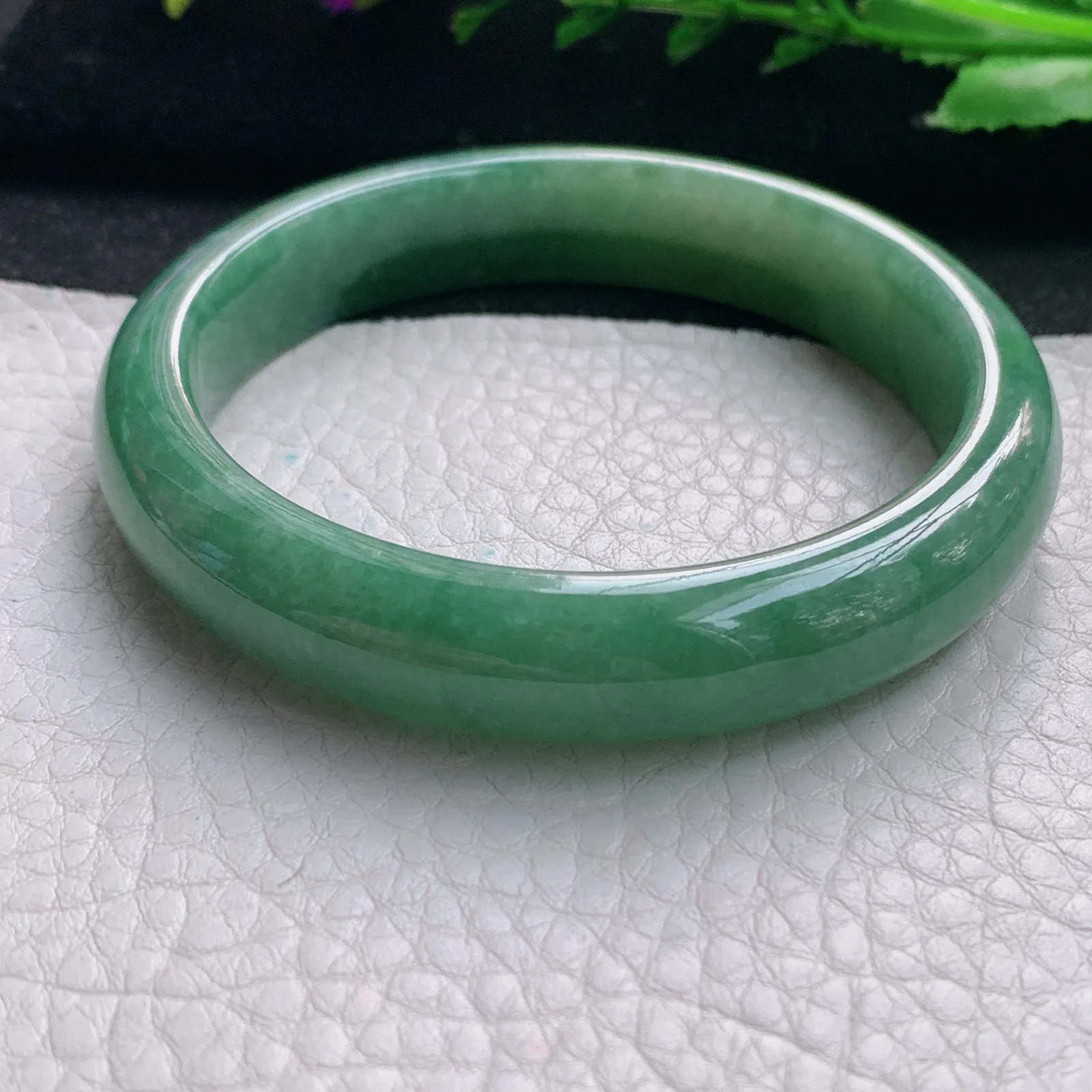 n实拍56.5*12*7.8平安镯 天然缅甸翡翠满绿水润玉手镯 正圈玉手环
