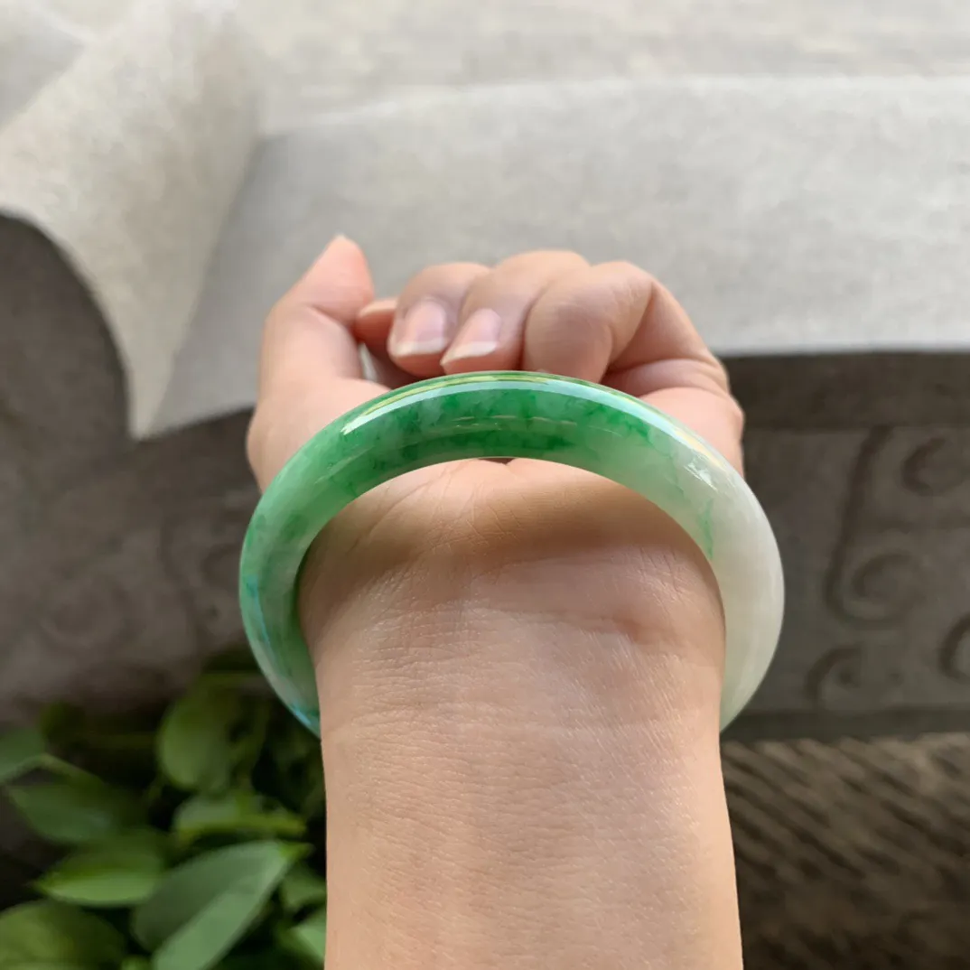 圈口55.3-11.4-8 【辣阳绿正圈手镯】正圈55 56可戴