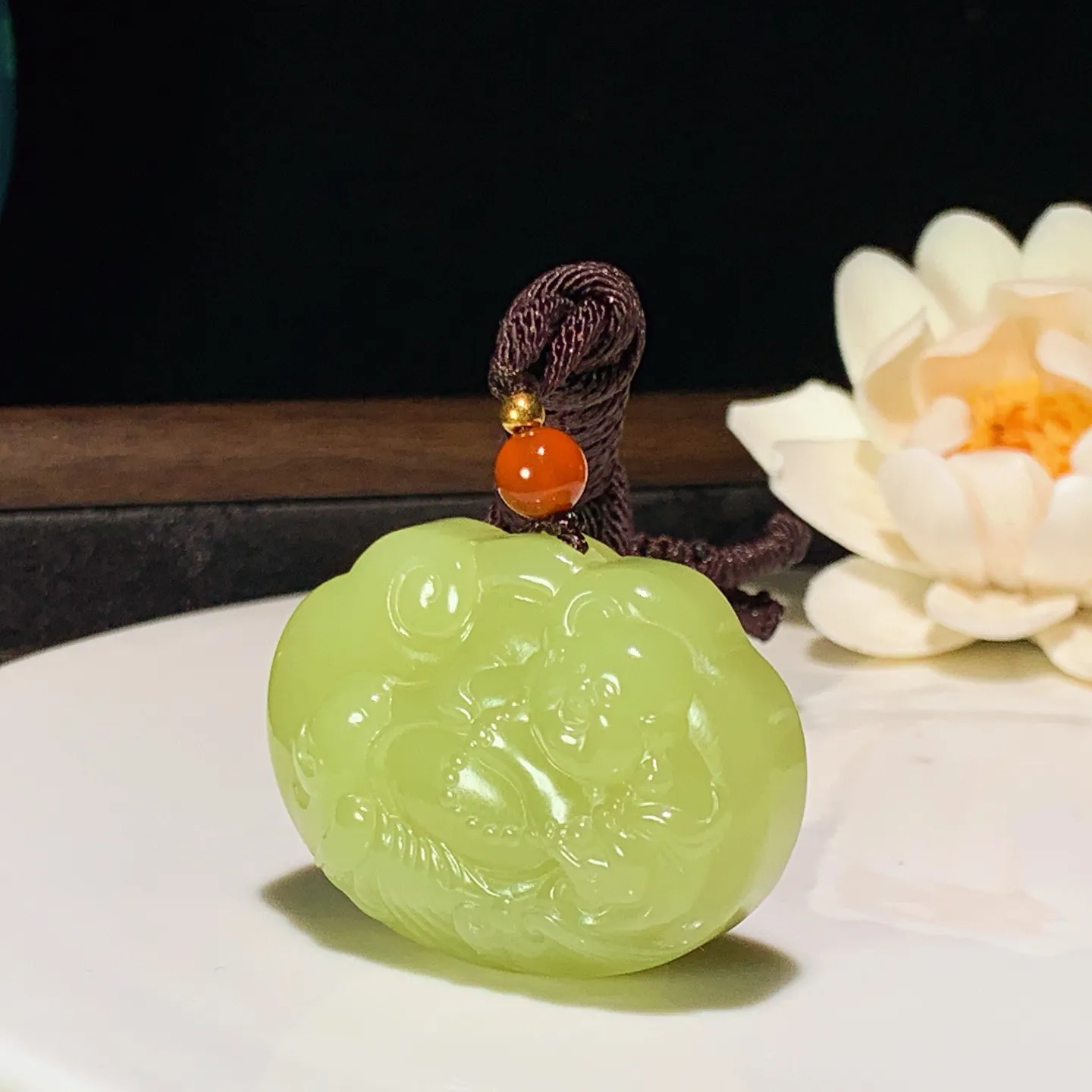 新疆和田玉若羌黄口料佛引福来挂件 尺寸30/39/15重36克 玉质细腻油润 底色纯净 脂粉好，品质