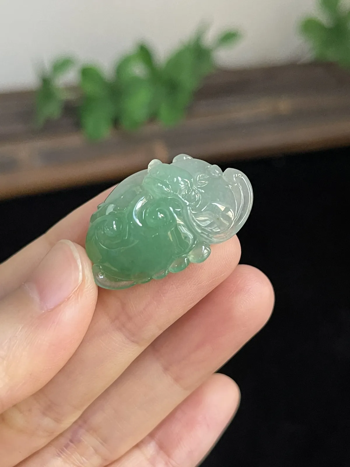 翡翠冰糯种绿色吊坠