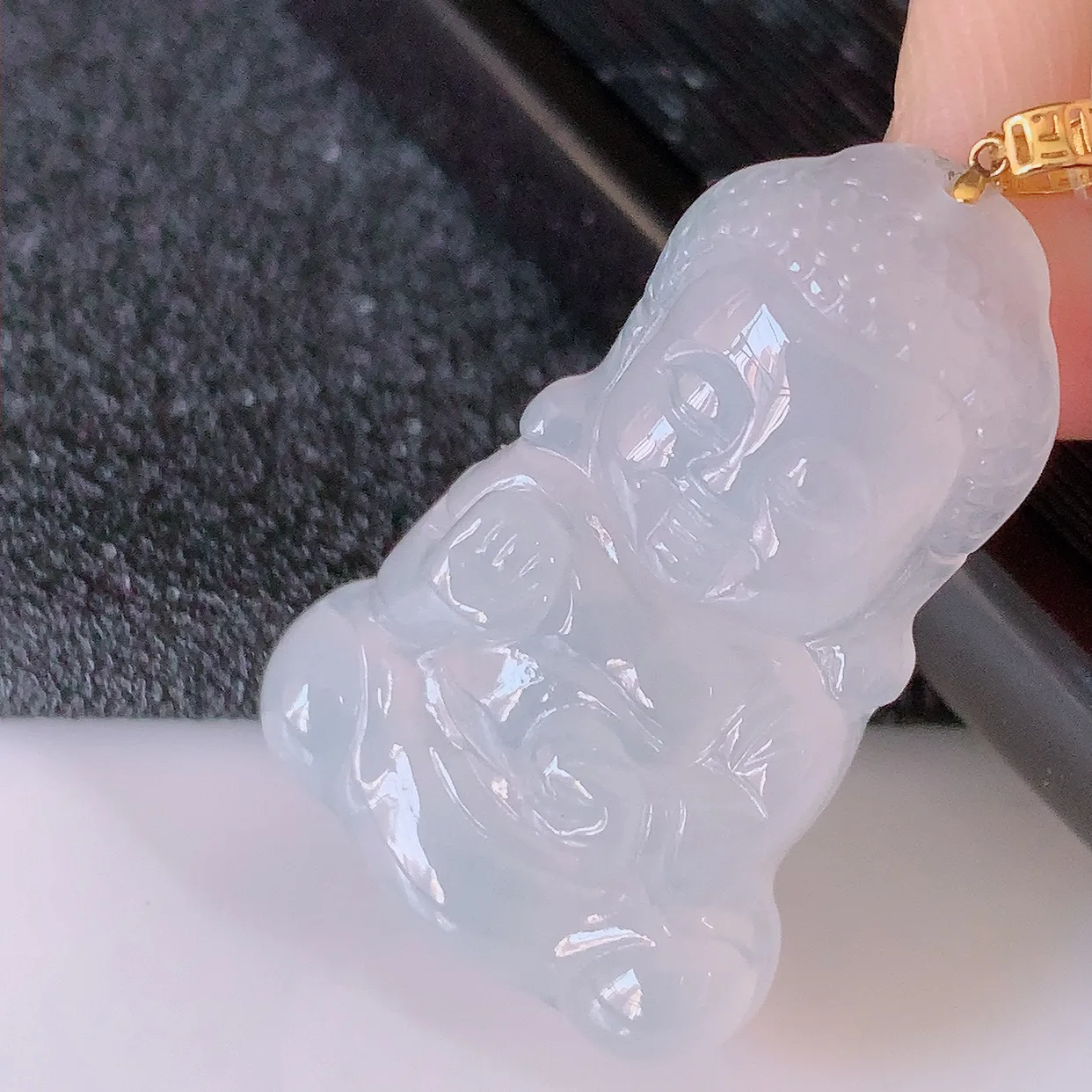 18K金镶嵌冰透翡翠保平安宝宝佛吊坠，一生平安，玉质莹润，佩戴佳品，#49.13