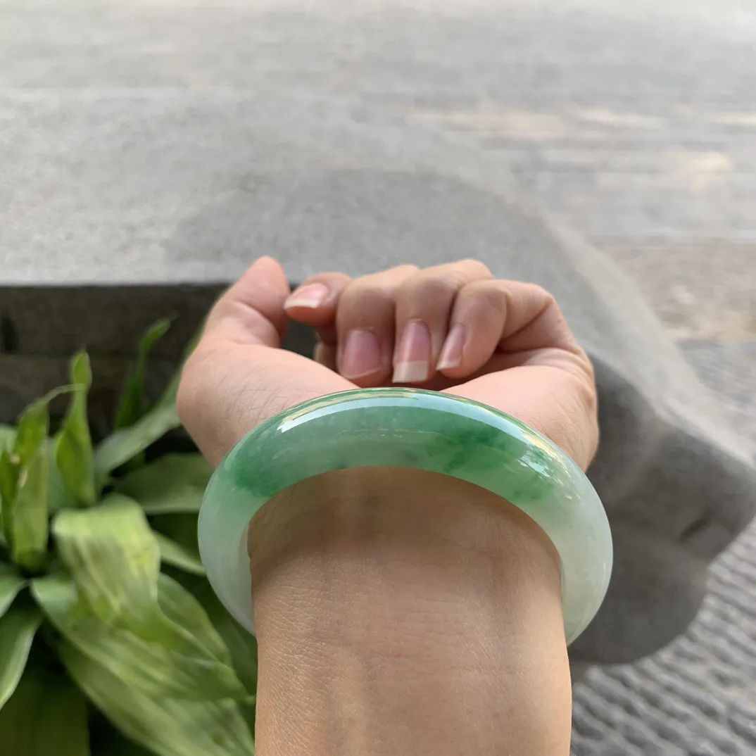 圈口55.2-13.7-8.4 【飘辣绿正圈手镯】正圈55 56可戴