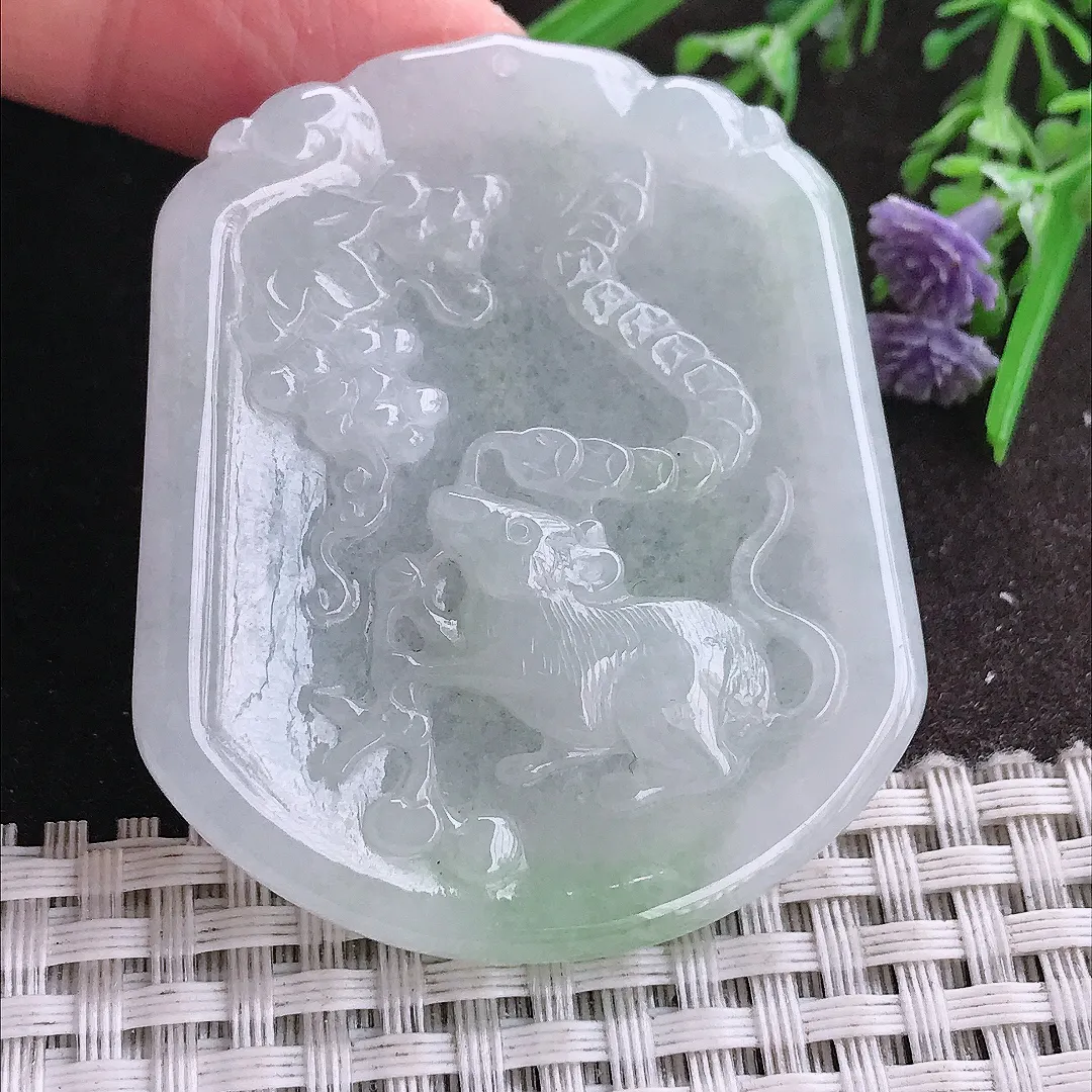 实拍A货翡翠53/45/5.6老坑秀气冰润招财鼠生肖鼠牌吊坠翡翠挂件