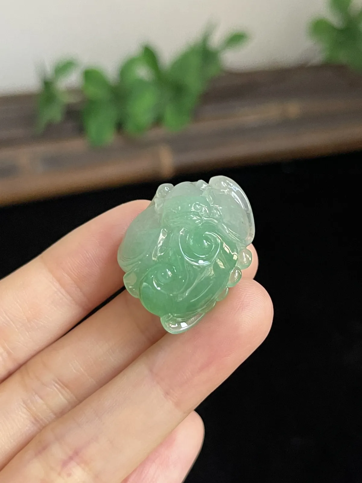 翡翠冰糯种绿色吊坠