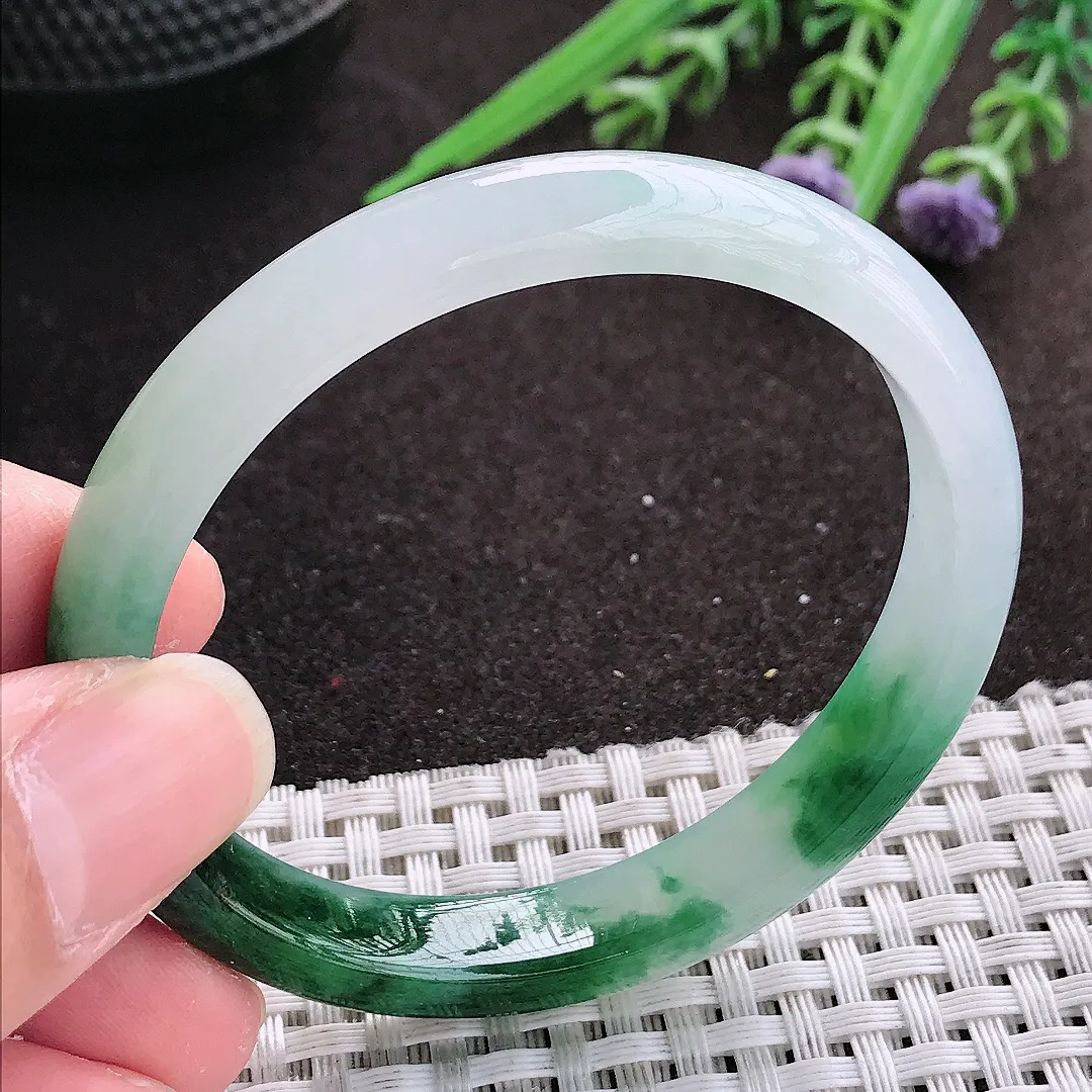 实拍A货翡翠53.5/48.5/9.8/6.3老坑冰胶特色飘花贵妃手镯宽边翡翠玉镯女款