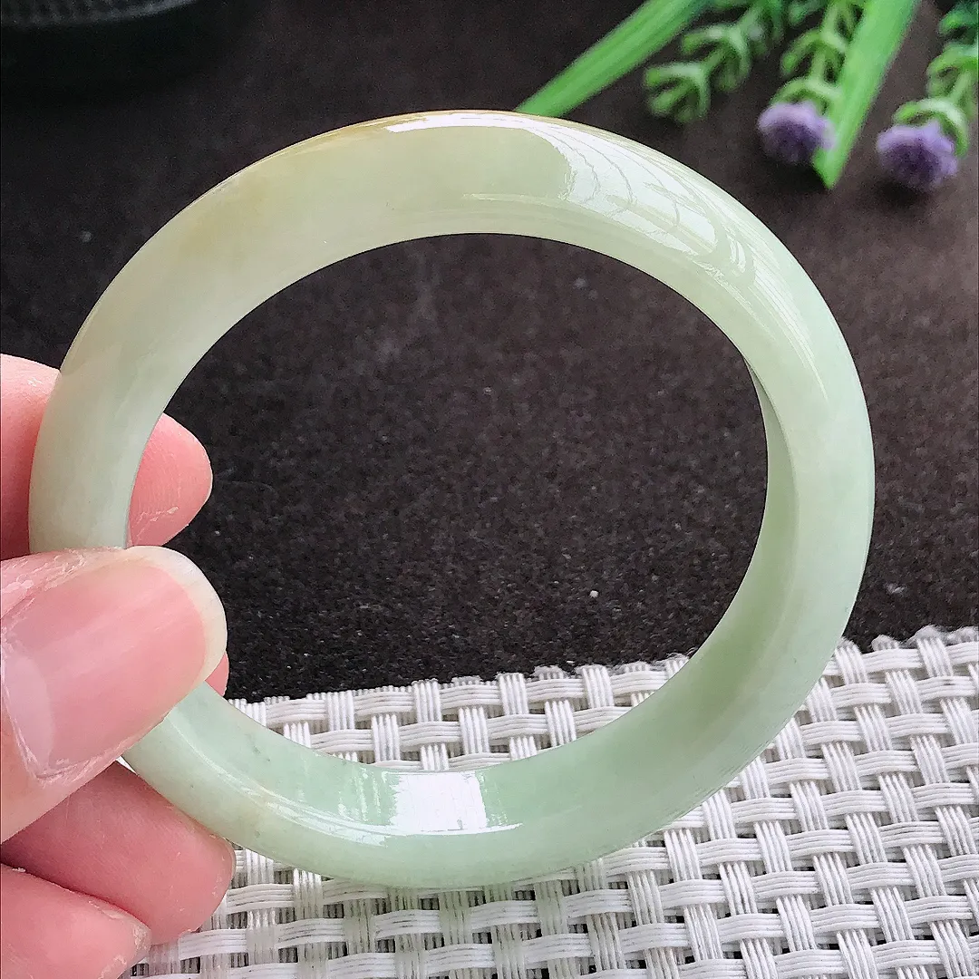 实拍A货翡翠53/12.2/7.8老坑精美特色黄翡手镯宽边翡翠玉镯女款