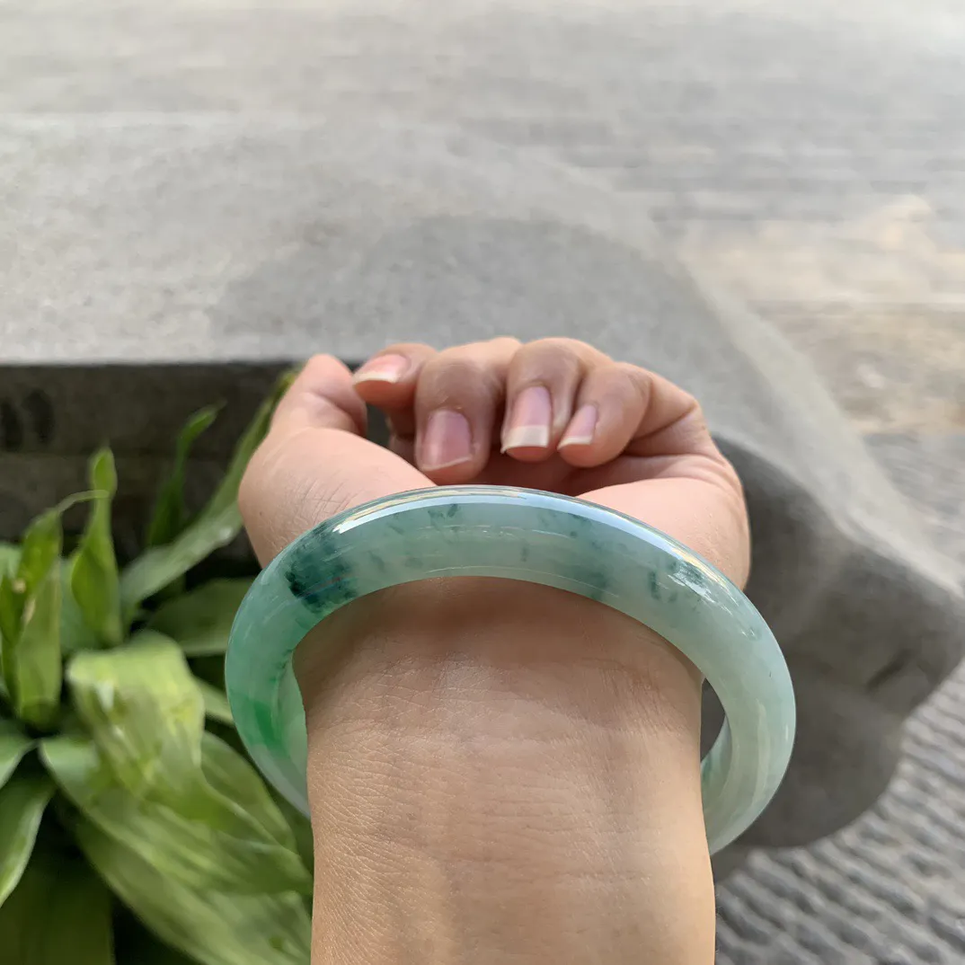 大圈口63.4-11.5-9.1 【阳绿飘花正圈手镯】正圈63 64可戴