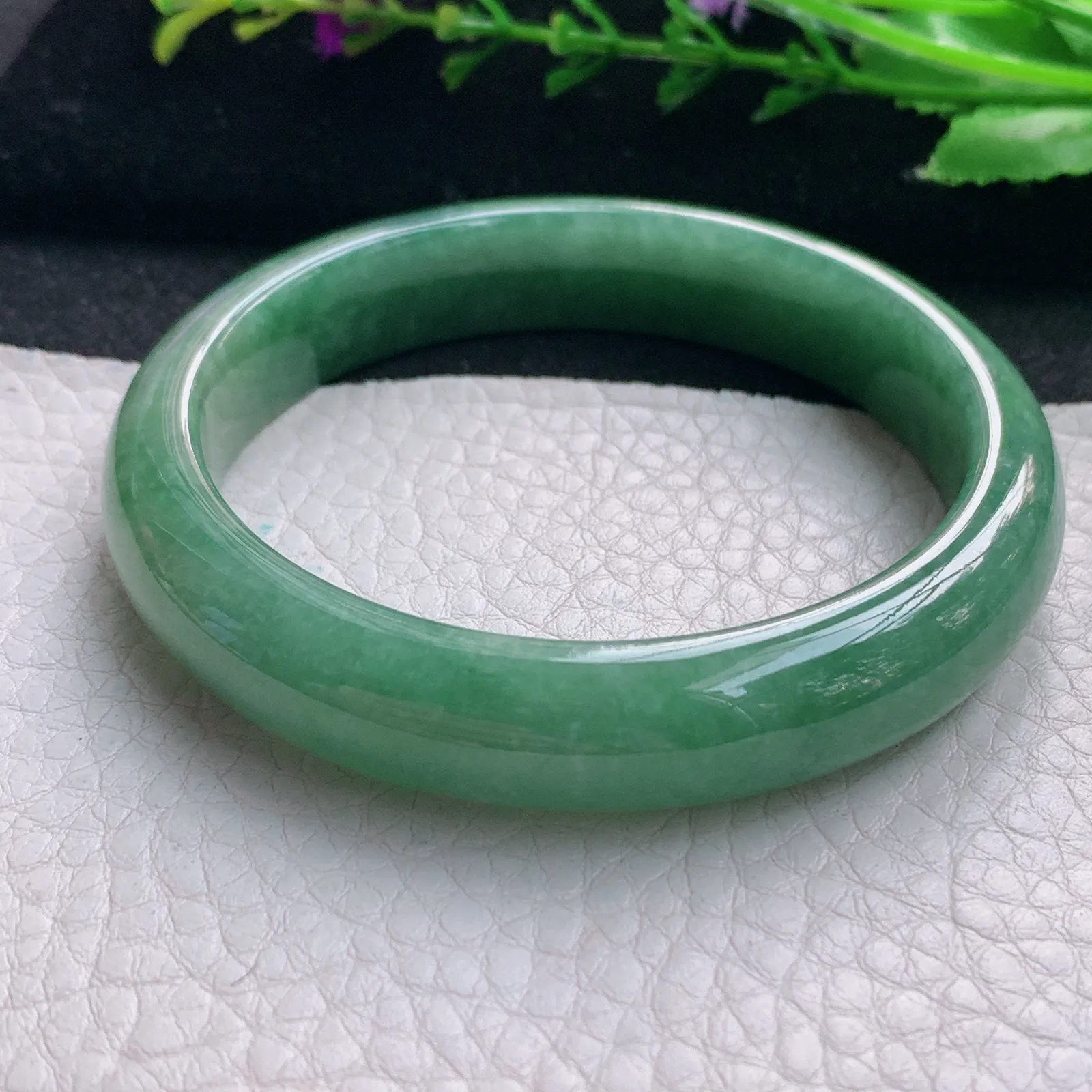 n实拍56.5*12*7.8平安镯 天然缅甸翡翠满绿水润玉手镯 正圈玉手环