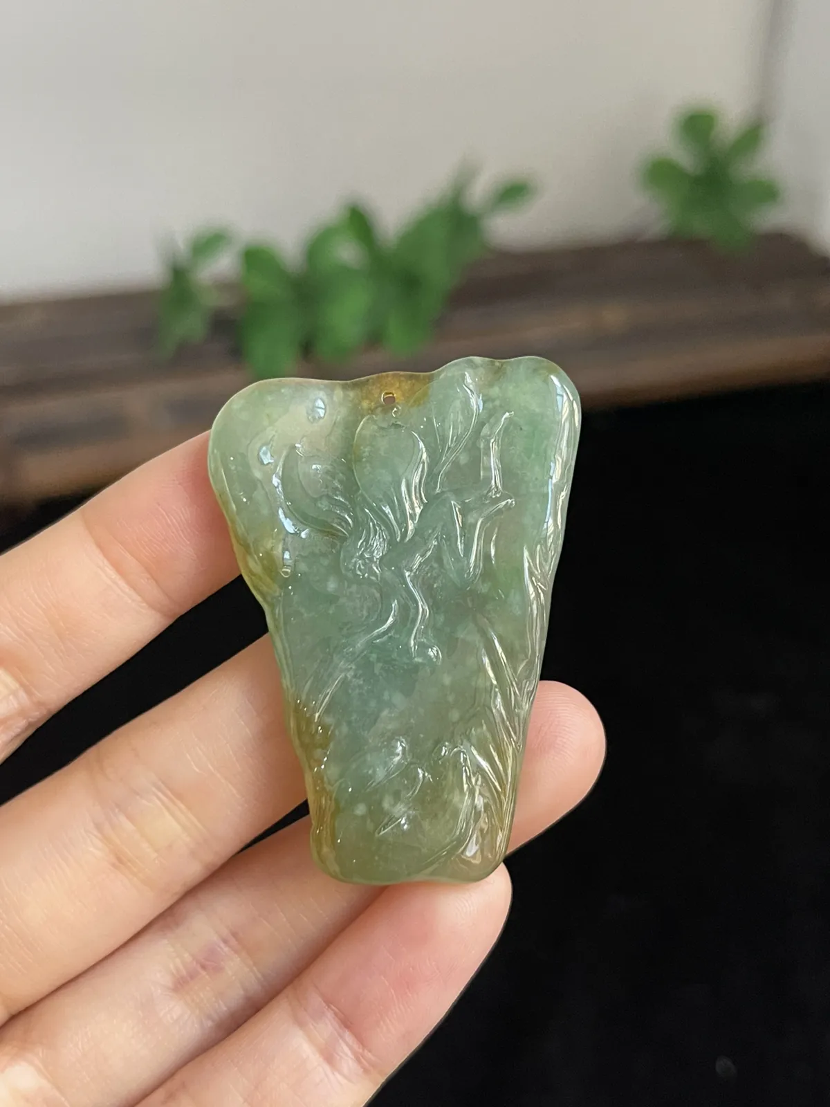 翡翠冰糯种绿色吊坠