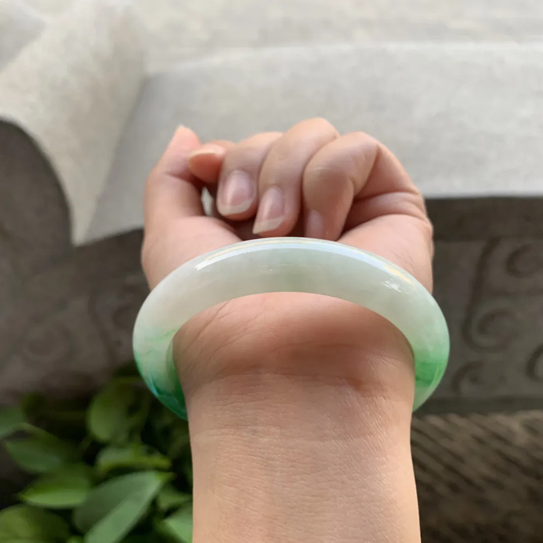圈口55.3-11.4-8 【辣阳绿正圈手镯】正圈55 56可戴