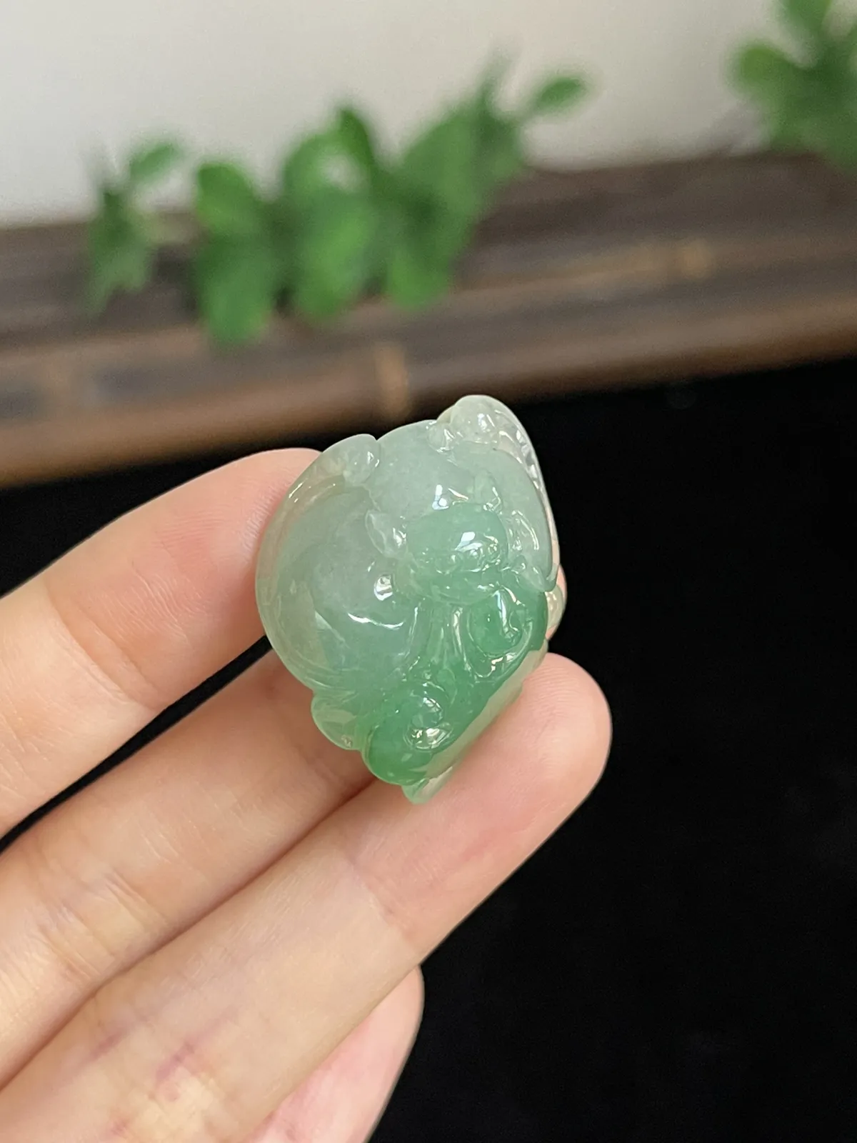 翡翠冰糯种绿色吊坠