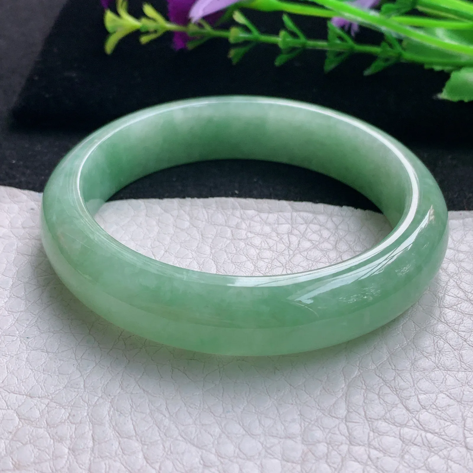 n实拍56.5*13.5*8.2平安镯 天然缅甸翡翠黄加绿水润玉手镯 正圈玉手环