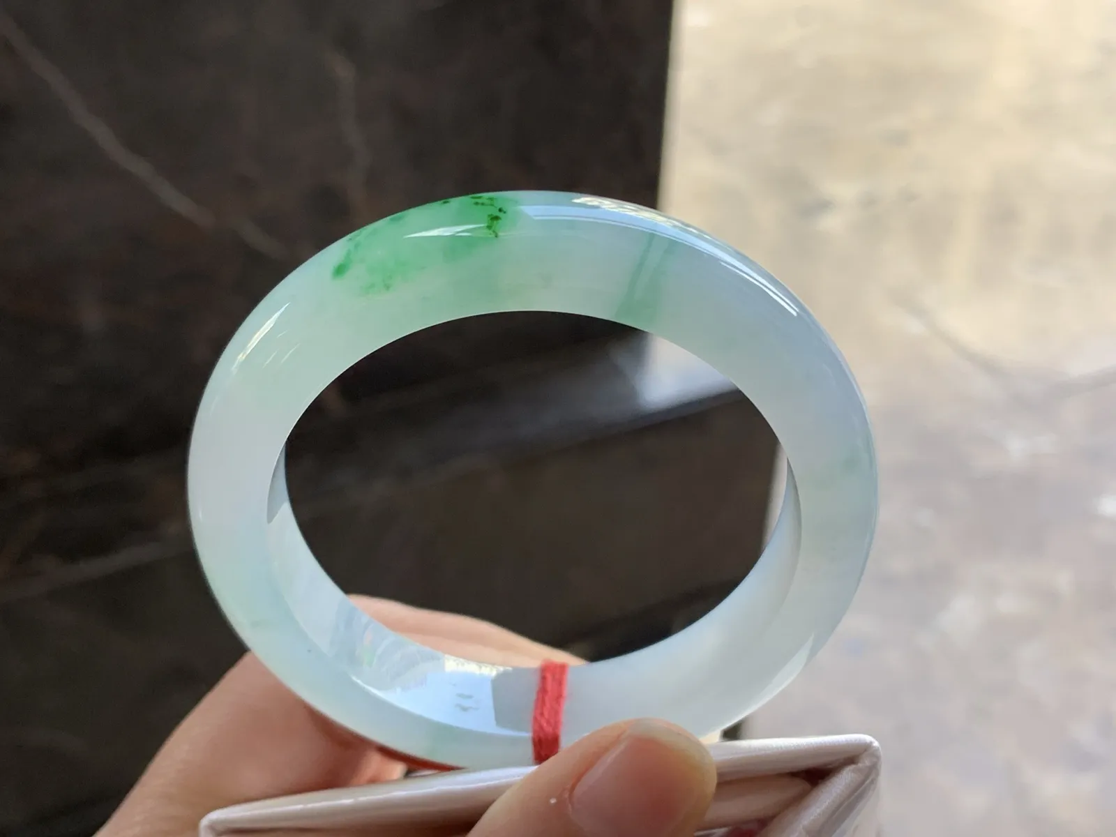 55.5-12.7-8.9

飘绿手镯^_^清新