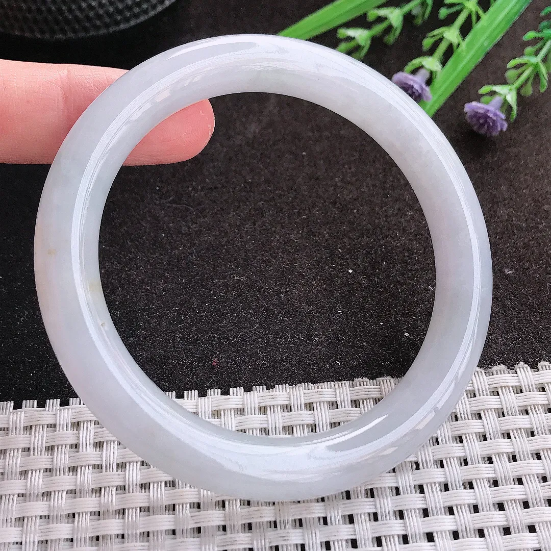 实拍A货翡翠60/10.1/9.8老坑秀气冰润大圈口圆条手镯翡翠玉镯女款