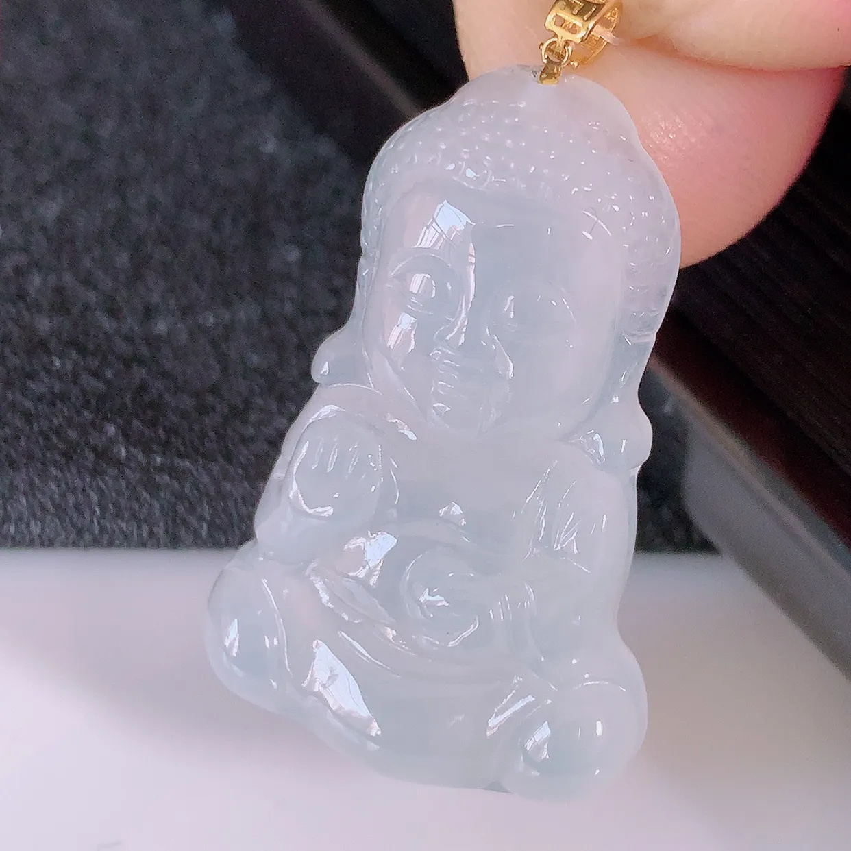 18K金镶嵌冰透翡翠保平安宝宝佛吊坠，一生平安，玉质莹润，佩戴佳品，#49.13