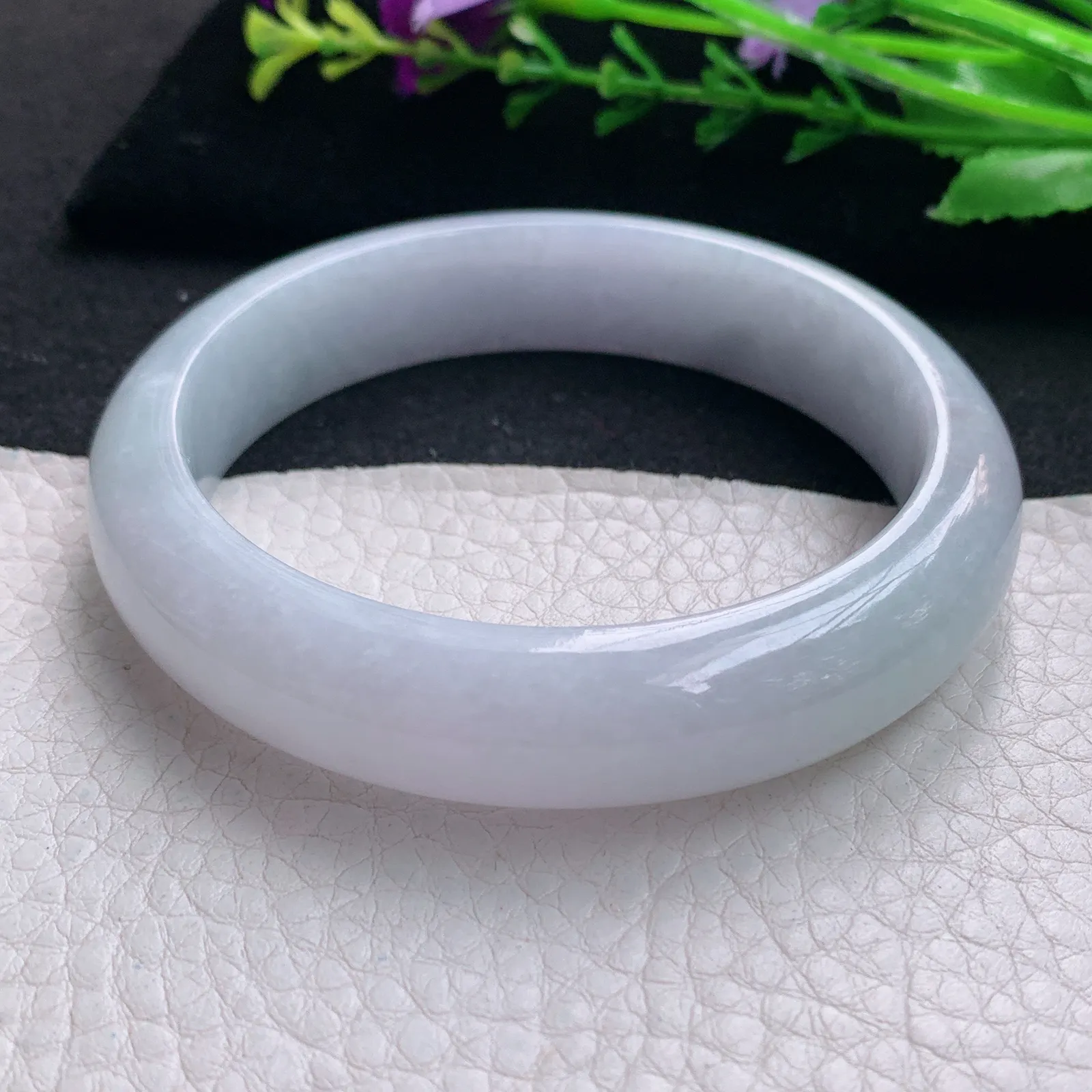 js实拍59*13.8*8.5平安镯 天然缅甸翡翠淡紫底水润玉手镯 宽边玉手环