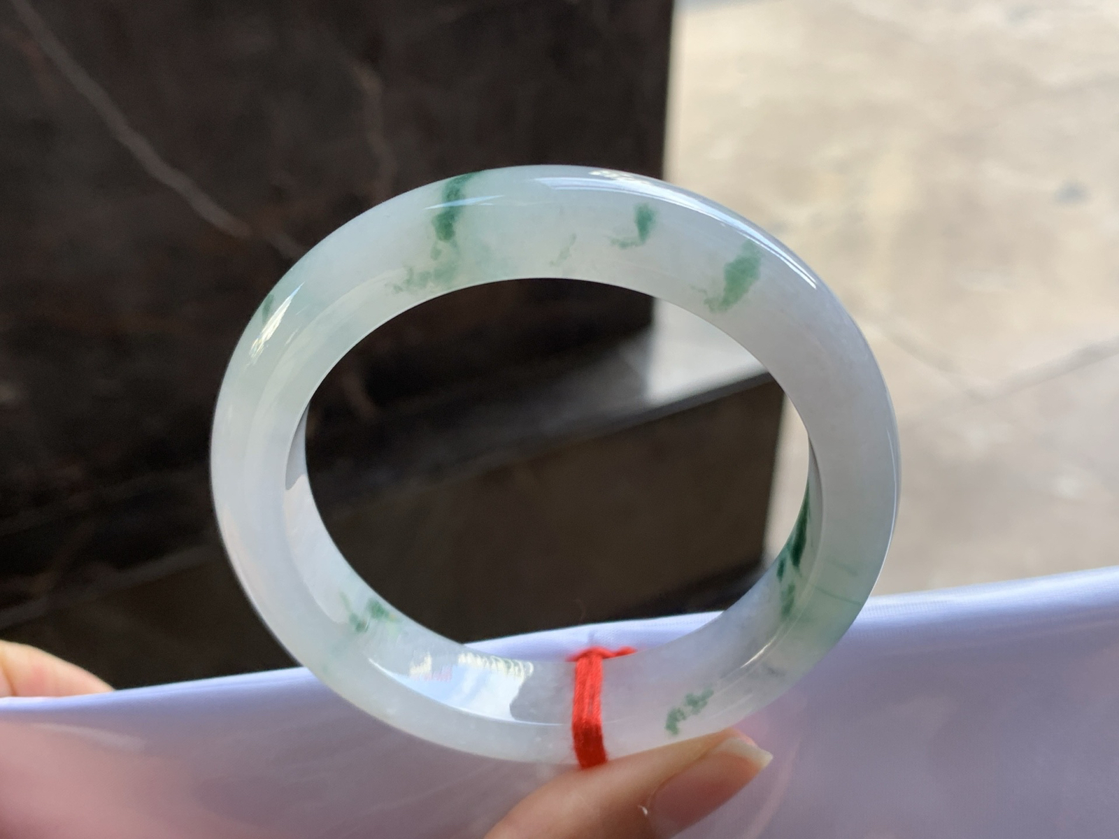 56-12.6-8.9

蓝花手镯^_^细腻 飘花灵韵