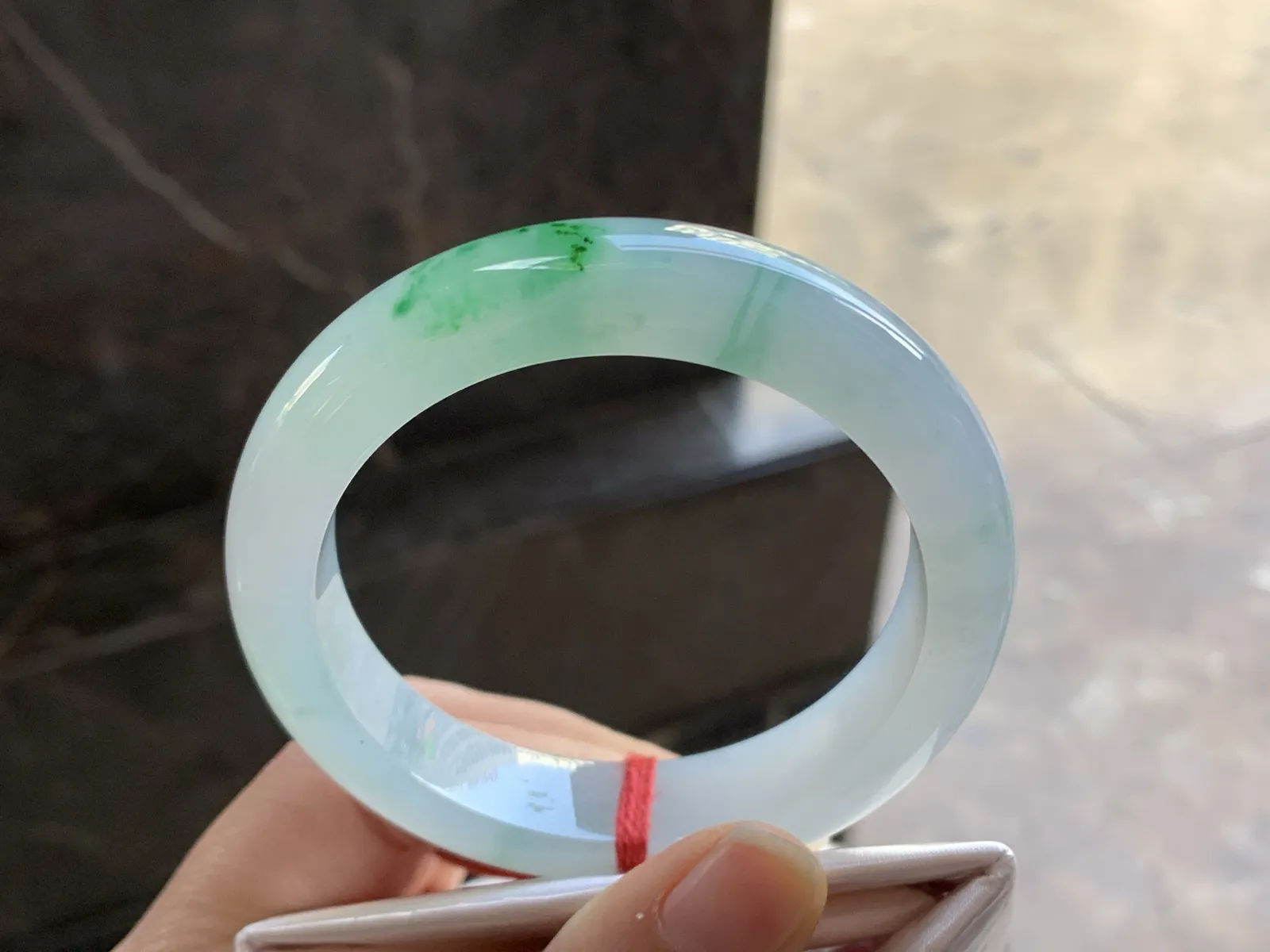 55.5-12.7-8.9

飘绿手镯^_^清新