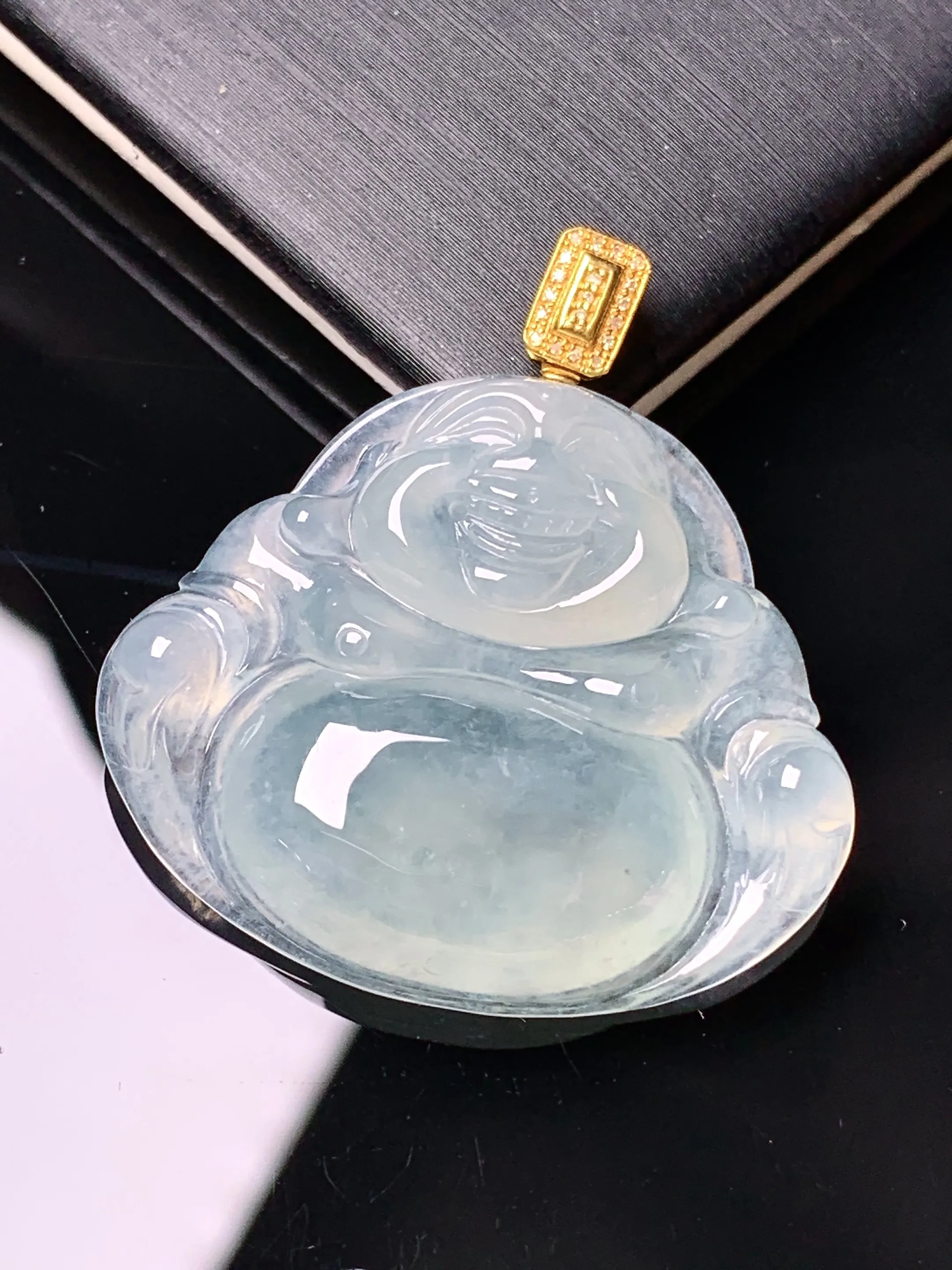 18k金钻镶嵌冰种佛公吊坠 玉质细腻 色泽艳丽清新 整体尺寸34.3*32.2*6.2