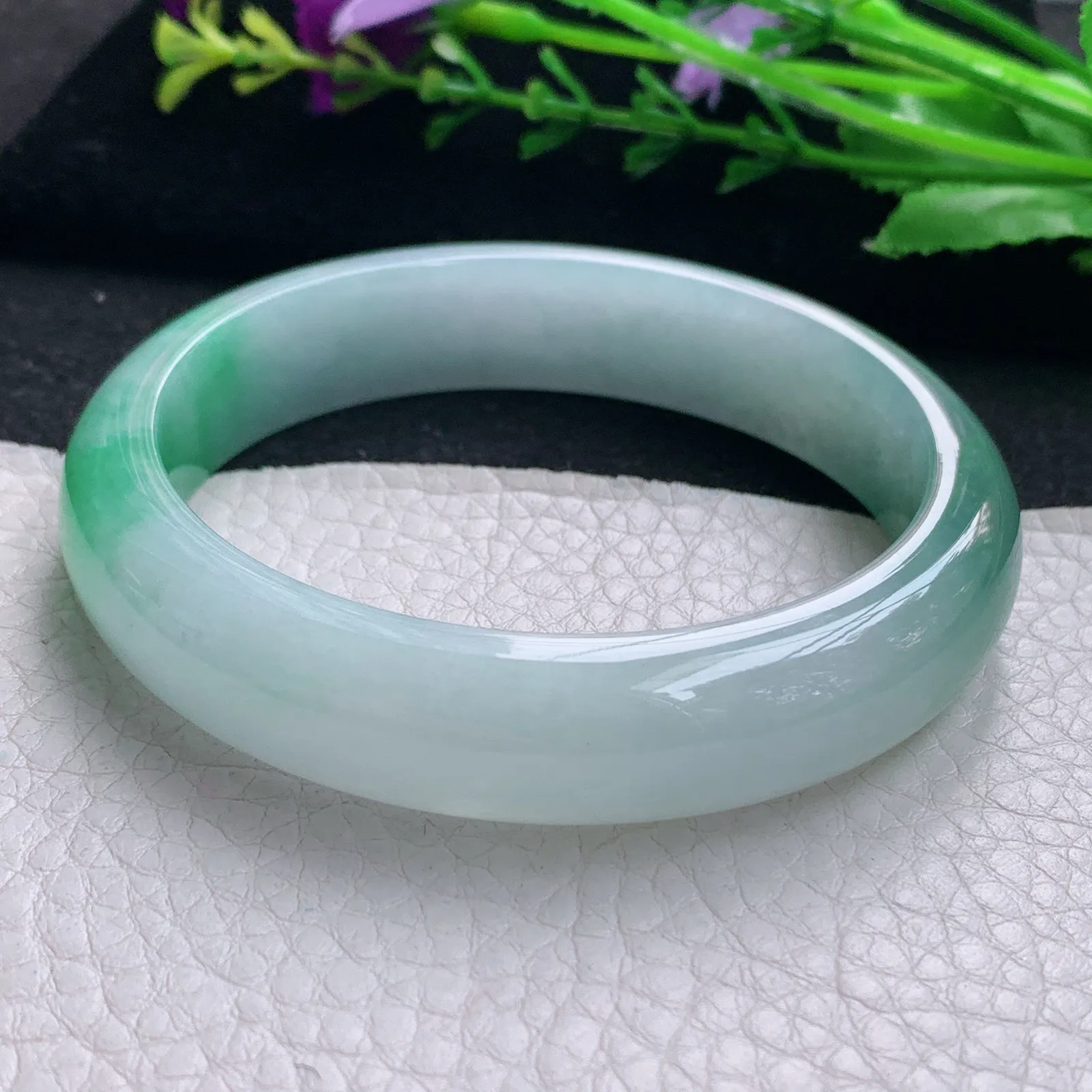 js实拍59.5*13.8*8平安镯 天然缅甸翡翠冰绿玉手镯 宽边玉手环