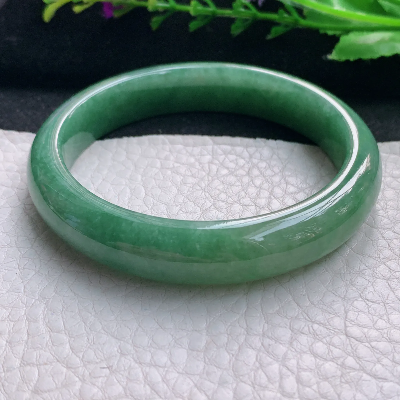 n实拍56.5*12*7.8平安镯 天然缅甸翡翠满绿水润玉手镯 正圈玉手环