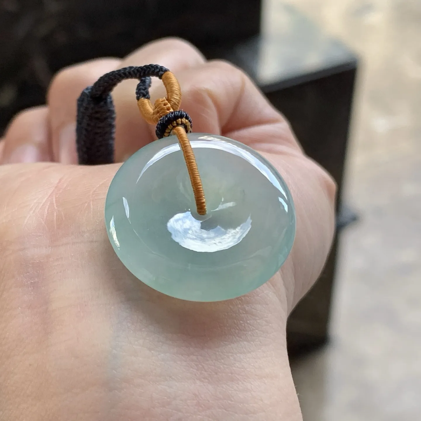 冰晴水平安扣

玉质温润 清新