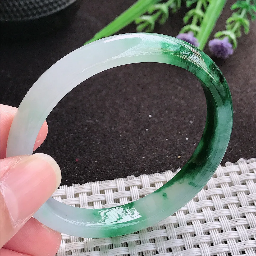 实拍A货翡翠53.5/48.5/9.8/6.3老坑冰胶特色飘花贵妃手镯宽边翡翠玉镯女款