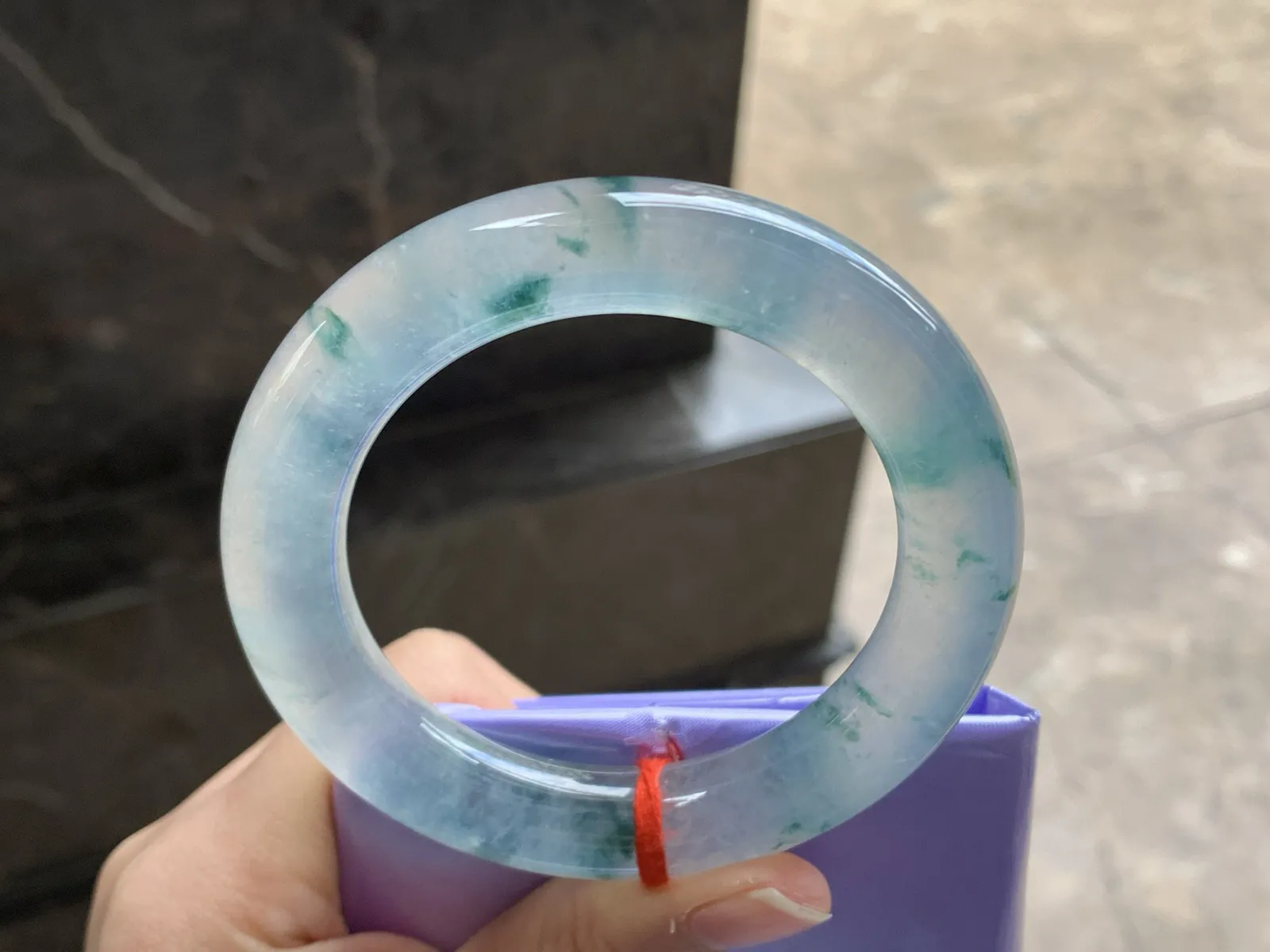 56-12.5

高冰蓝花圆条手镯 冰透 飘花浓郁