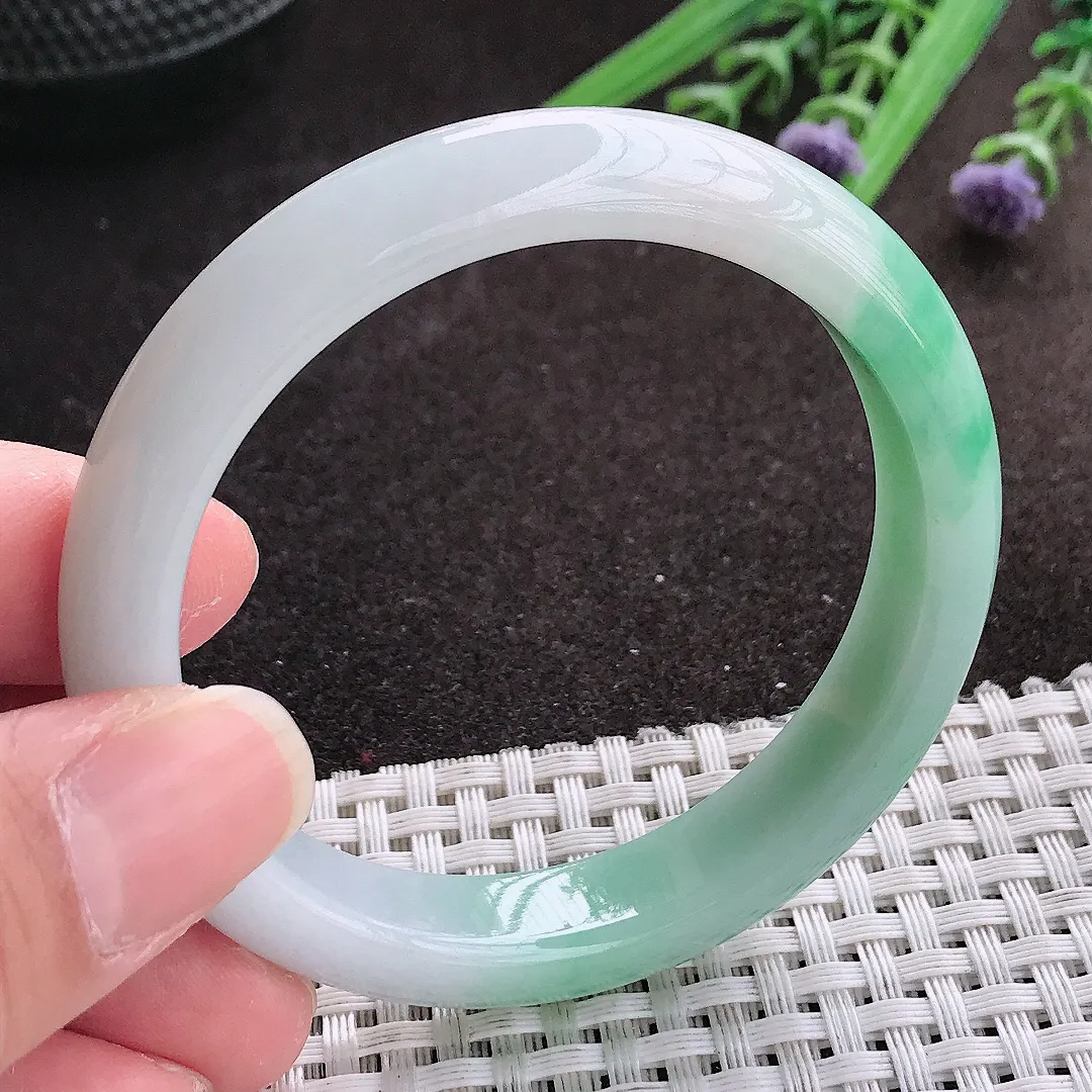 实拍A货翡翠53/11.2/7.5老坑冰润飘绿手镯宽边翡翠玉镯女款