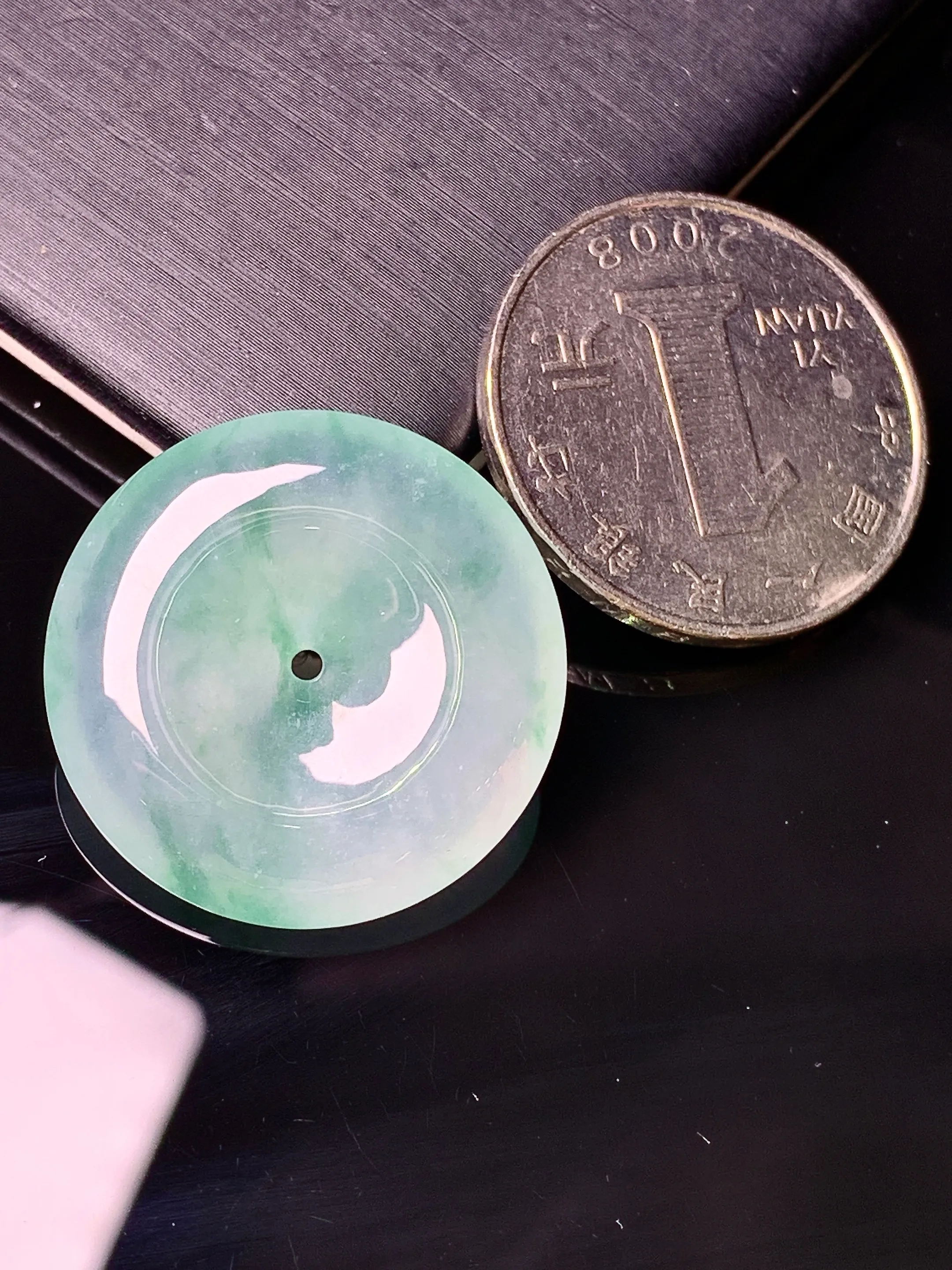 冰种飘花平安扣吊坠 玉质细腻 色泽艳丽清新 整体尺寸25.2*6