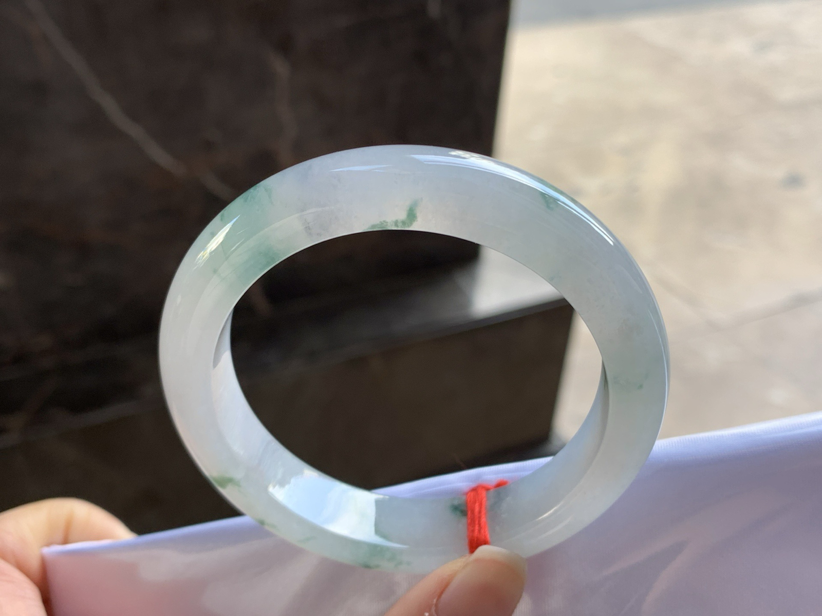 56-12.6-8.9

蓝花手镯^_^细腻 飘花灵韵