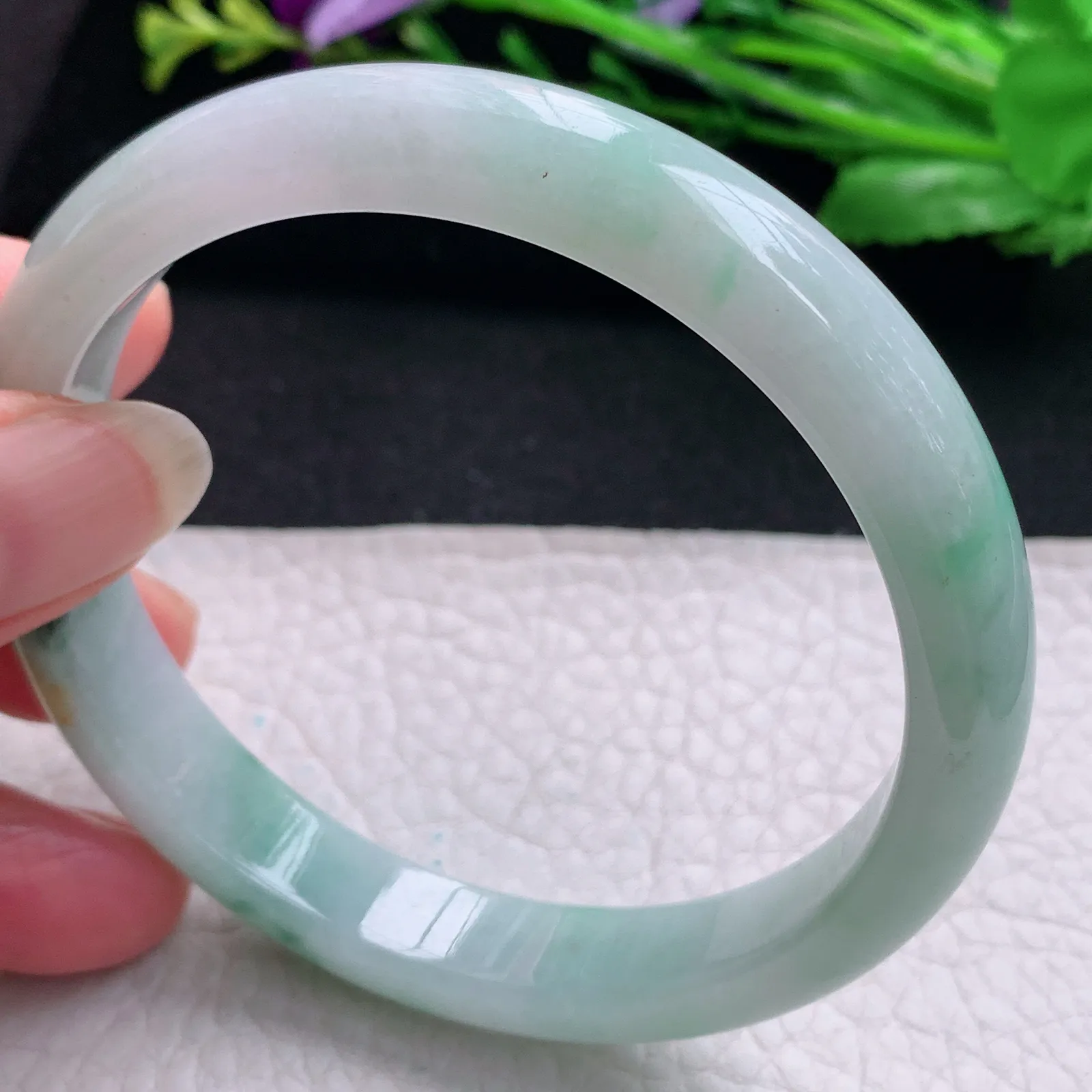 js大圈口61*11*7.3平安镯 天然缅甸翡翠三彩水润玉手镯 宽边玉手环