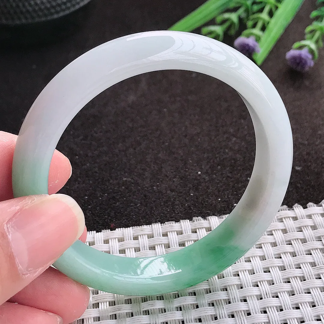 实拍A货翡翠53/11.2/7.5老坑冰润飘绿手镯宽边翡翠玉镯女款