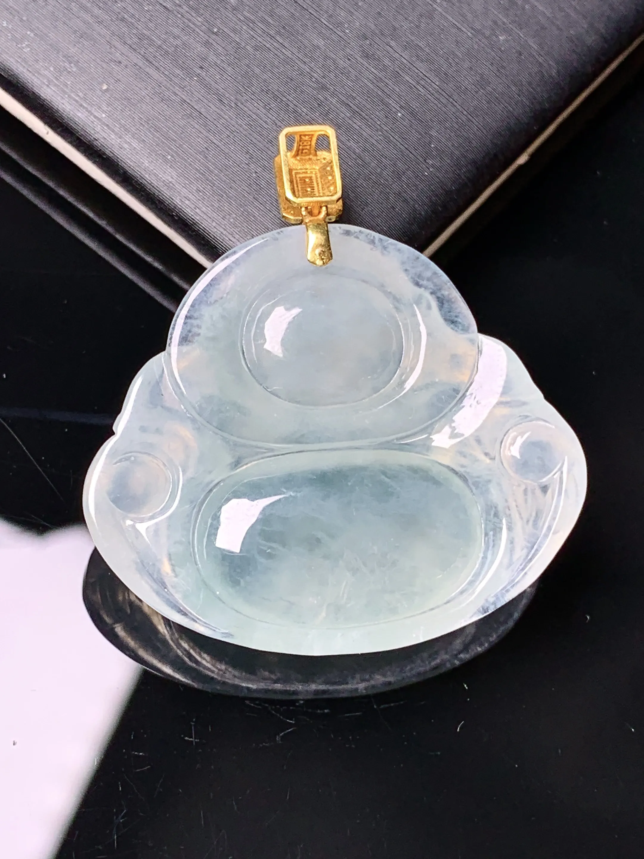 18k金钻镶嵌冰种佛公吊坠 玉质细腻 色泽艳丽清新 整体尺寸34.3*32.2*6.2