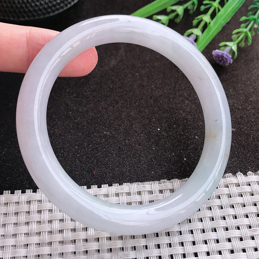 实拍A货翡翠60/10.1/9.8老坑秀气冰润大圈口圆条手镯翡翠玉镯女款