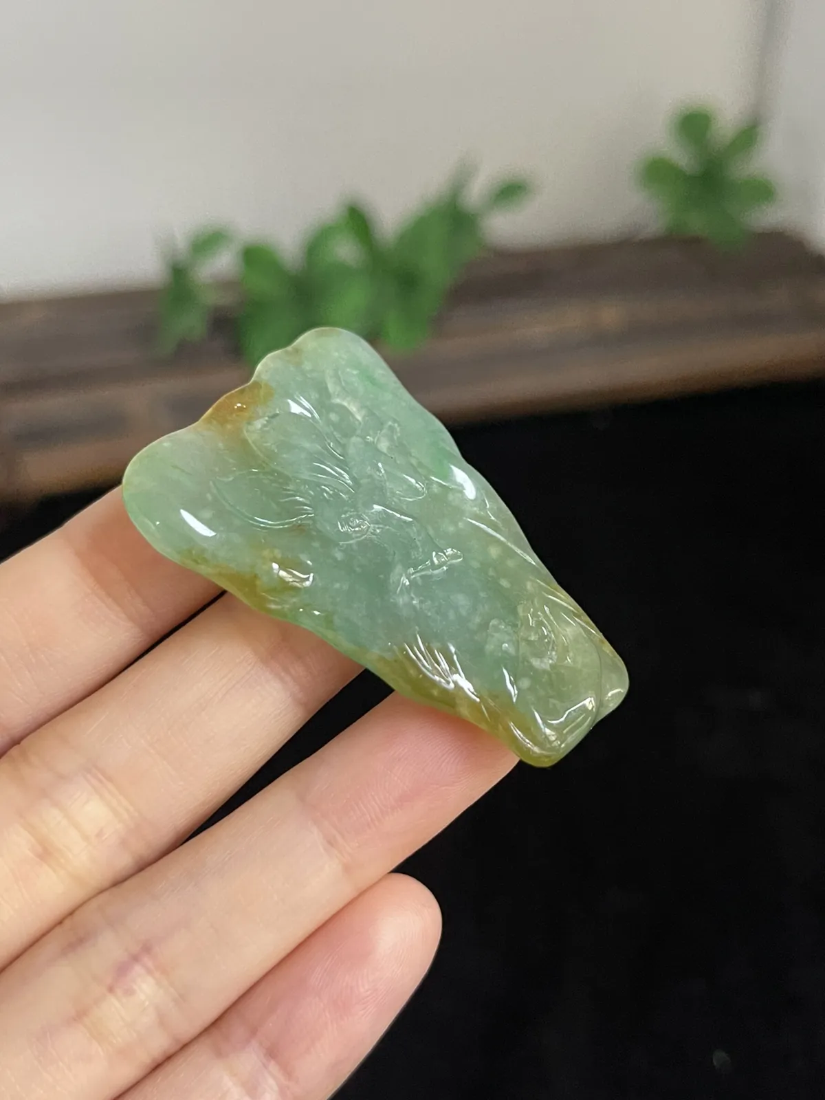 翡翠冰糯种绿色吊坠