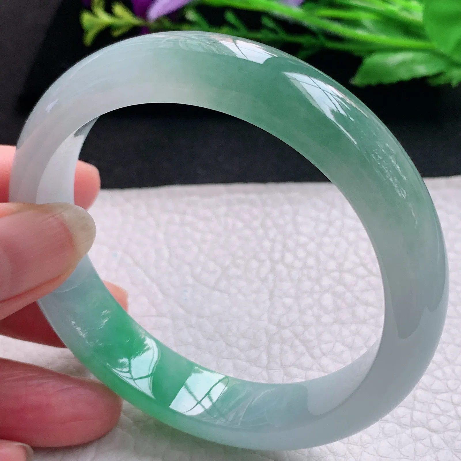 js实拍59.5*13.8*8平安镯 天然缅甸翡翠冰绿玉手镯 宽边玉手环