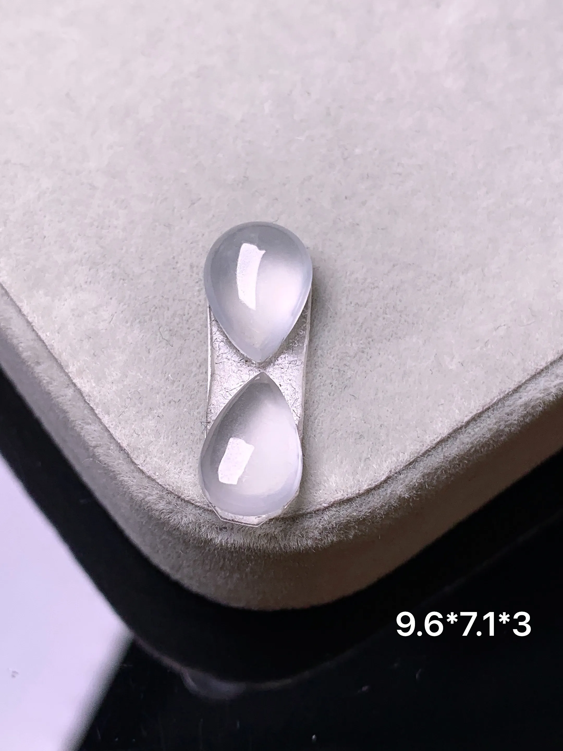 镶嵌款 冰种水滴吊坠 玉质细腻 色泽艳丽清新 整体尺寸9.6*7.1*3