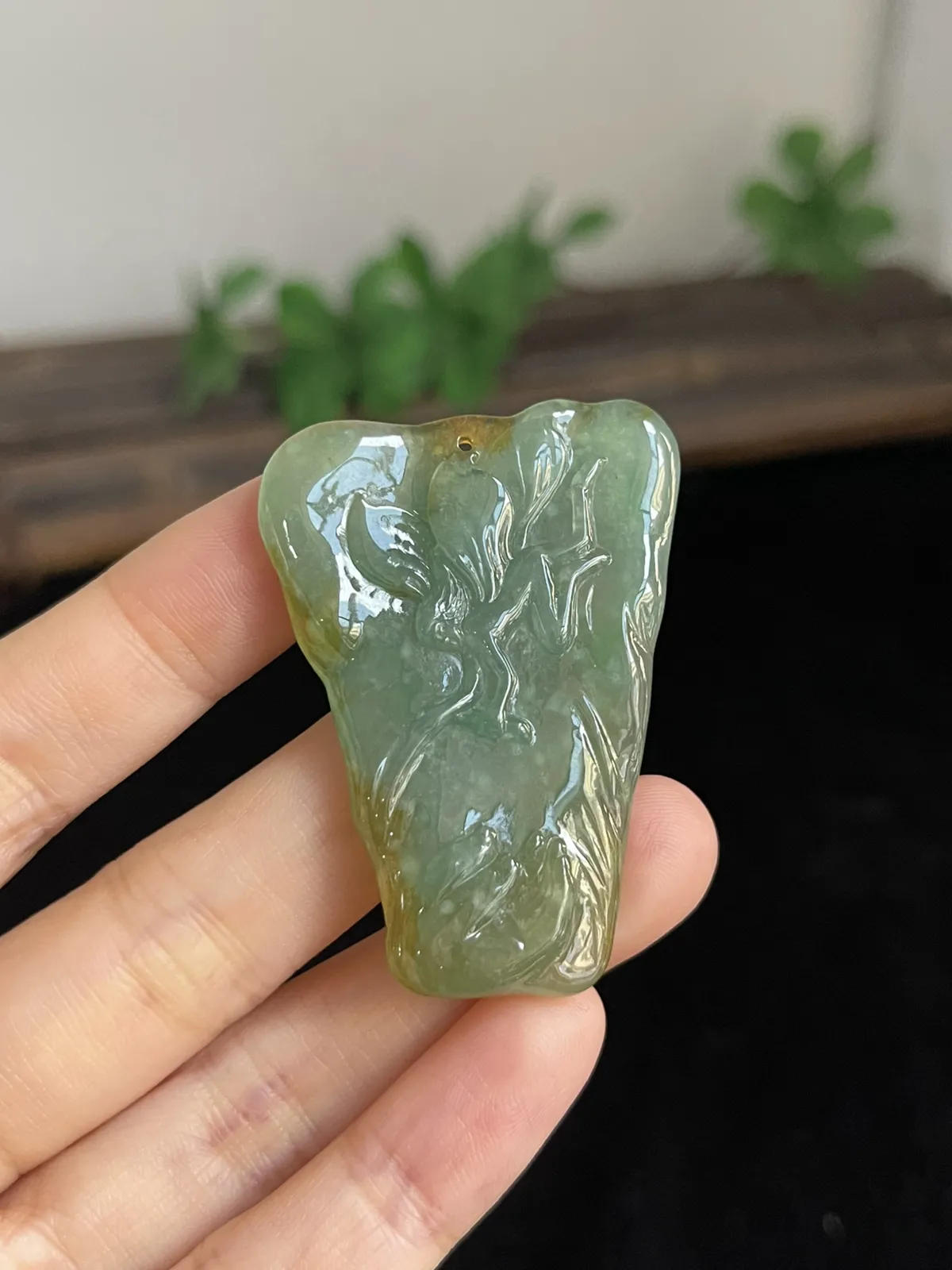 翡翠冰糯种绿色吊坠